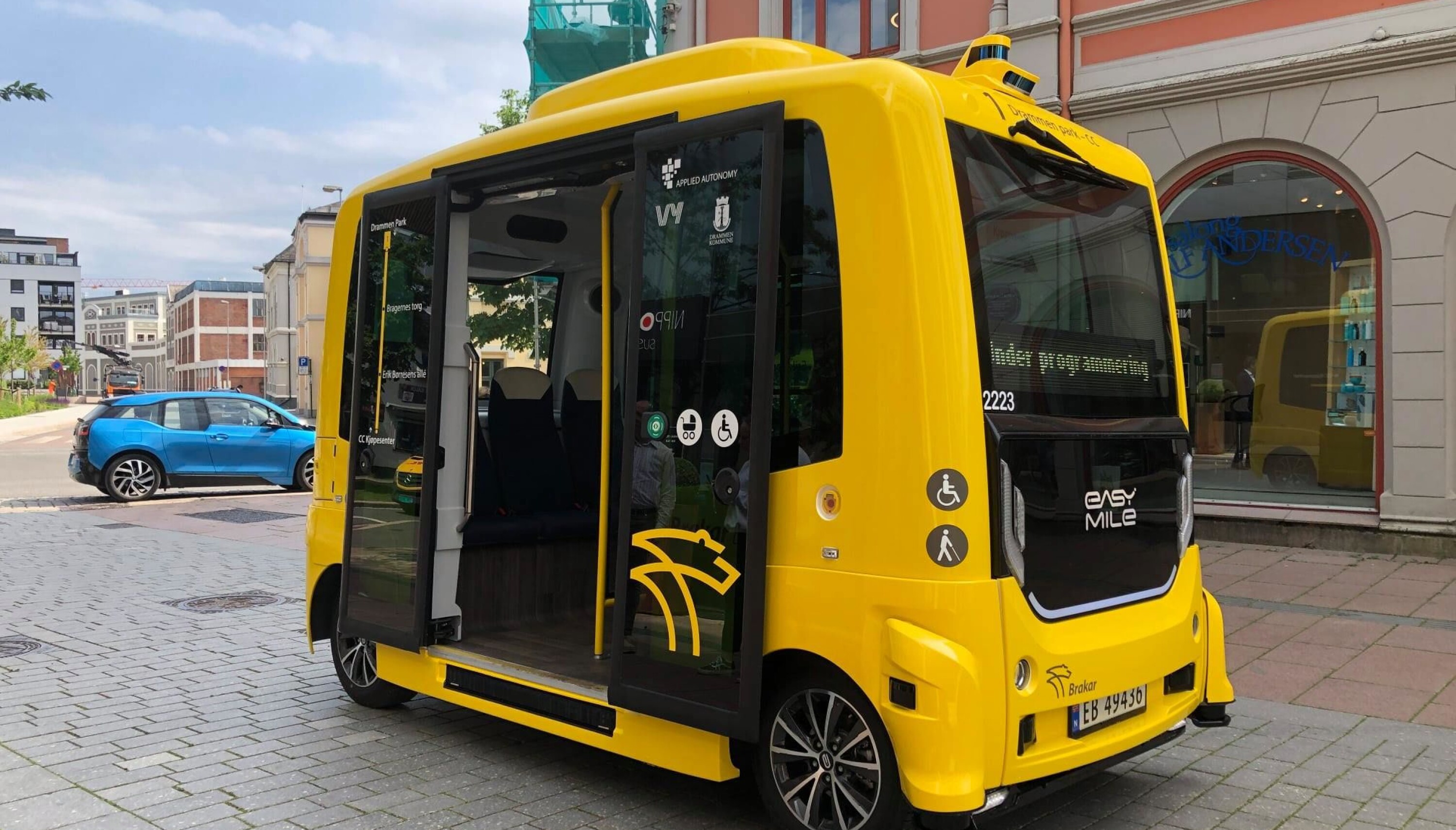 SNASEN SAK: Det er sitteplass til seks passasjerer på bussen, som også er tilrettelagt for rullestolbrukere.