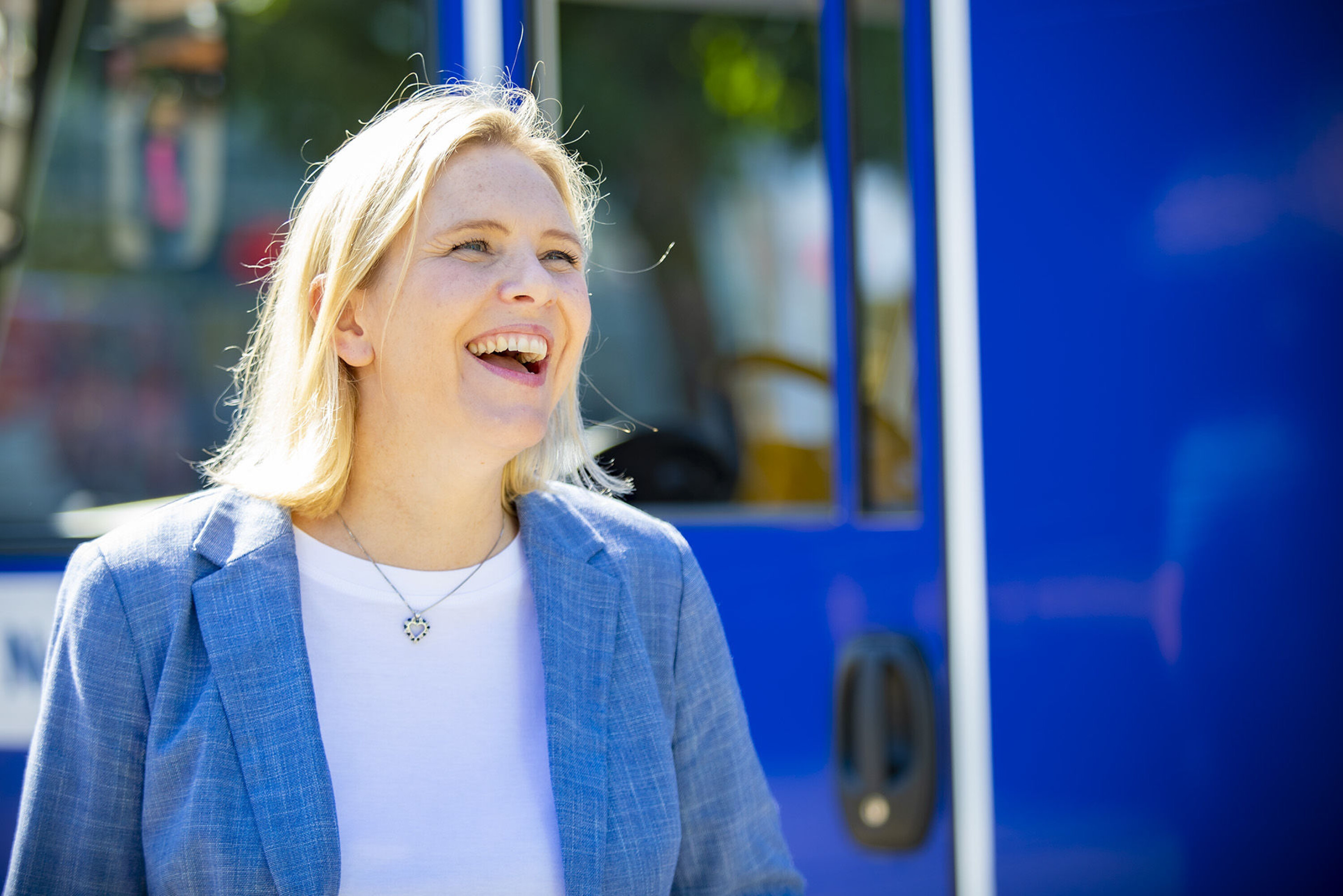 MØTTE DRAMMENSERNE: Flere tok kontakt med Sylvi og ville både gi ros og høre om partiets standpunkter.