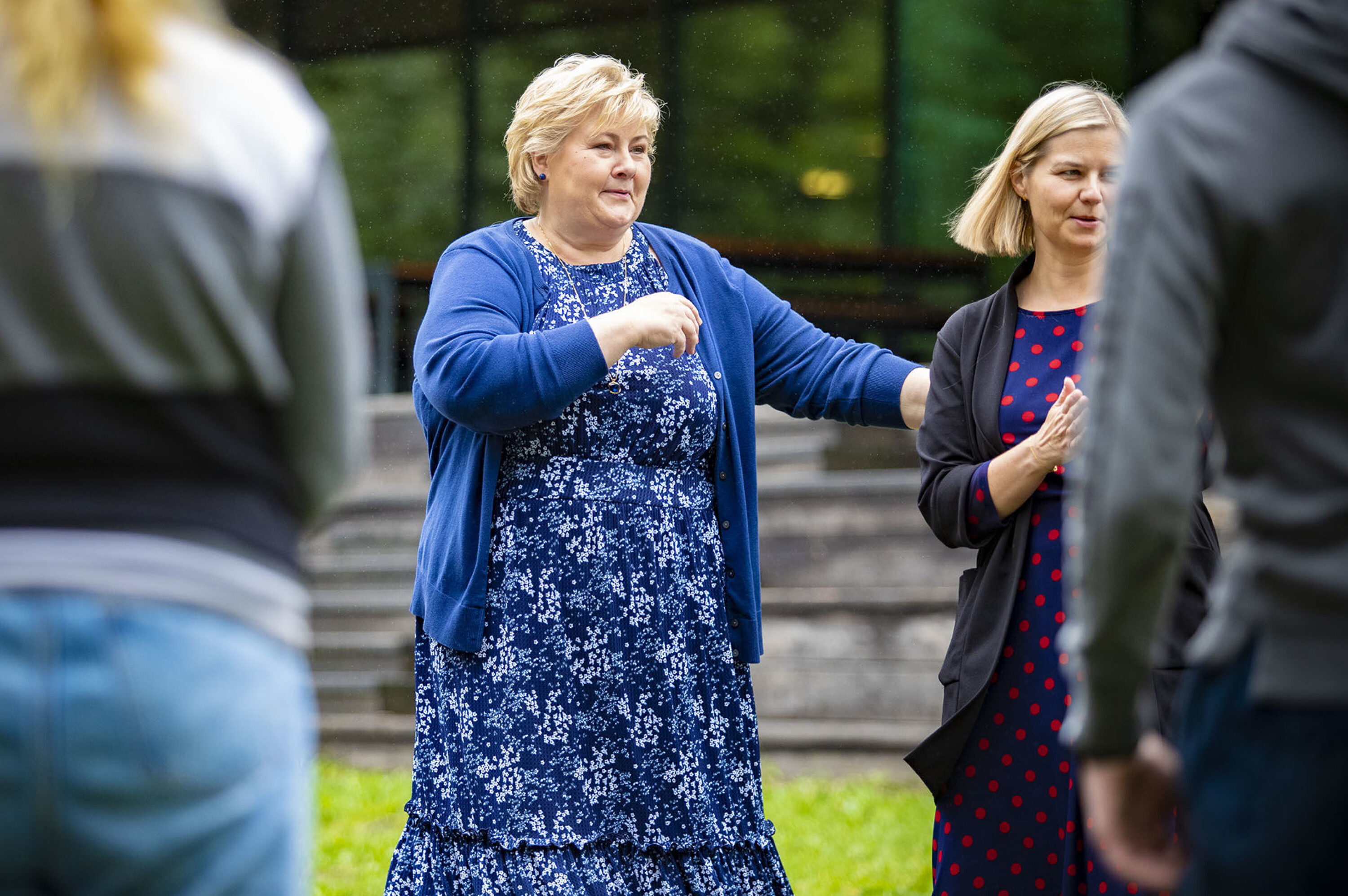 Statsministeren på sommerskole-besøk: – Et foregangseksempel!