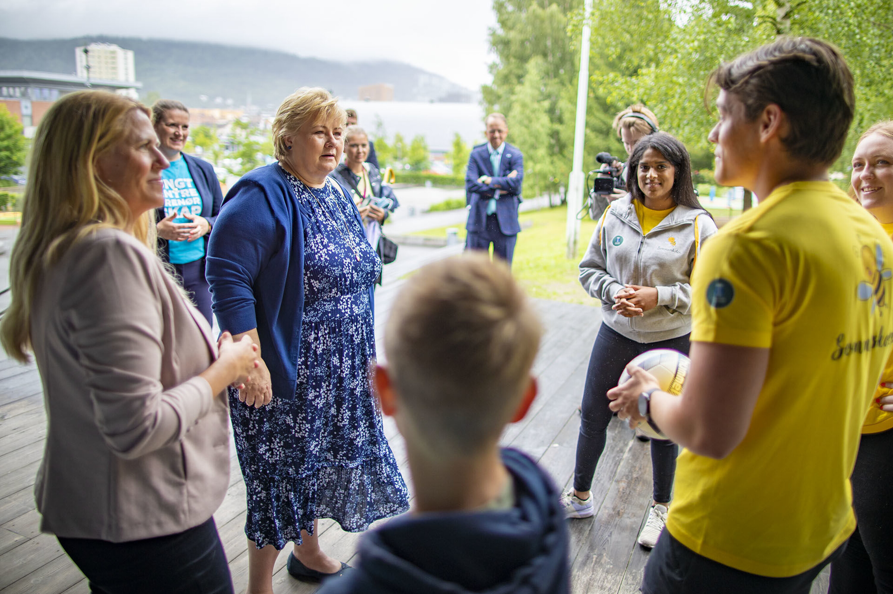 Statsministeren på sommerskole-besøk: – Et foregangseksempel!