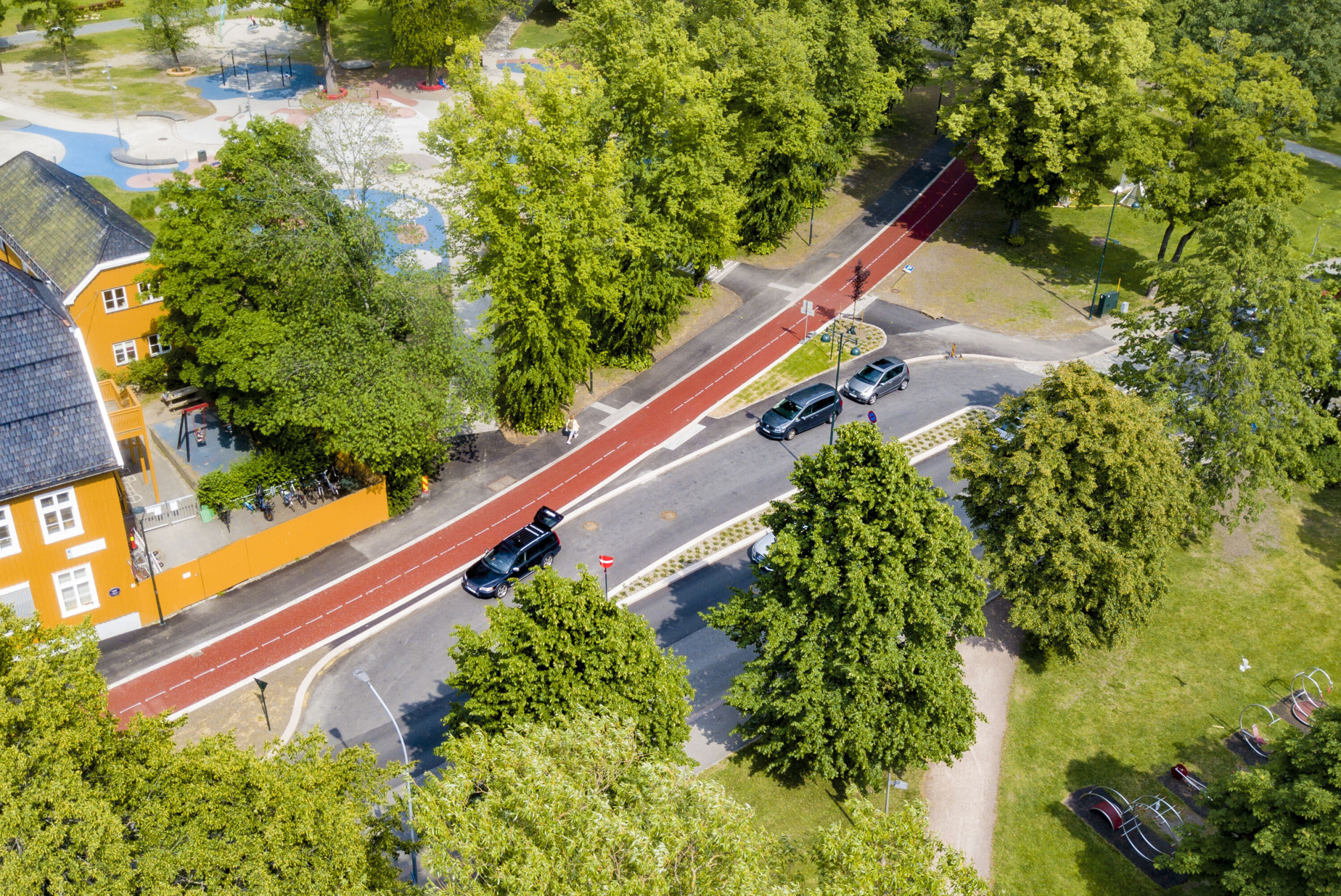 HAR FÅTT ANSIKTSLØFTNING: Området ved lekeparken har fått en real makeover.