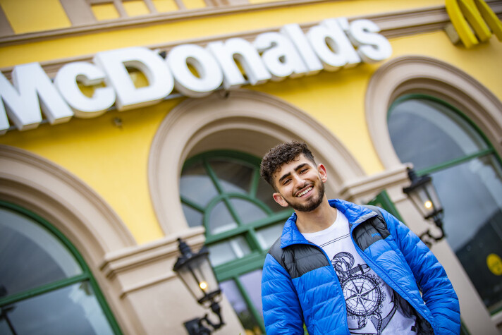 <span class=" italic" data-lab-italic_desktop="italic"><span class=" font-weight-bold" data-lab-font_weight_desktop="font-weight-bold">FÅR SOMMERJOBB: </span>Dulzan Hasan.</span> <span class=" italic" data-lab-italic_desktop="italic"><span class=" font-weight-bold" data-lab-font_weight_desktop="font-weight-bold">FÅR SOMMERJOBB: </span>Dulzan Hasan.</span>