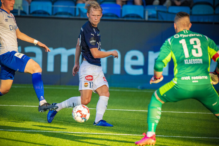 <span class=" italic" data-lab-italic_desktop="italic"><span class=" font-weight-bold" data-lab-font_weight_desktop="font-weight-bold">MARKERTE SEG:</span> Tobias Fjell Gulliksen var solid mot Vålerenga.</span> <span class=" italic" data-lab-italic_desktop="italic"><span class=" font-weight-bold" data-lab-font_weight_desktop="font-weight-bold">MARKERTE SEG:</span> Tobias Fjell Gulliksen var solid mot Vålerenga.</span>