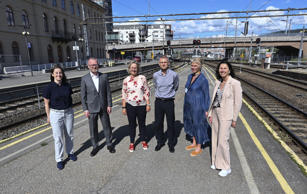 Entreprenørene møtte Bane NOR, f.v. Renate Berget, distriktssjef NCC Norge, Knut Gaaserud, adm.dir. i Caverion Norge, Stine I. Undrum, konserndirektør utbygging i Bane NOR, Lars Tangerås, prosjektdirektør i Bane NOR, Hanne A. Stormo, prosjektsjef i Bane NOR, og Ingvild Storås, adm. dir. i Baneservice. Entreprenørene møtte Bane NOR, f.v. Renate Berget, distriktssjef NCC Norge, Knut Gaaserud, adm.dir. i Caverion Norge, Stine I. Undrum, konserndirektør utbygging i Bane NOR, Lars Tangerås, prosjektdirektør i Bane NOR, Hanne A. Stormo, prosjektsjef i Bane NOR, og Ingvild Storås, adm. dir. i Baneservice.