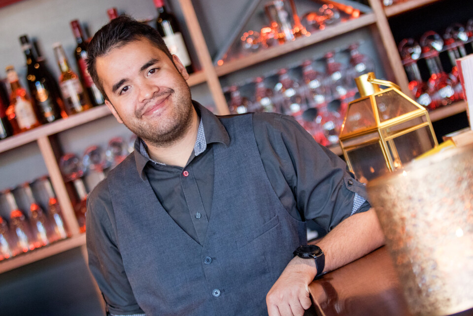 Burgeren består forøvrig av middelhavsalat, tomatskiver, rødløk og sylteagurk. Peppes serverer også kyllingburger, vegansk burger og nachos-burger.