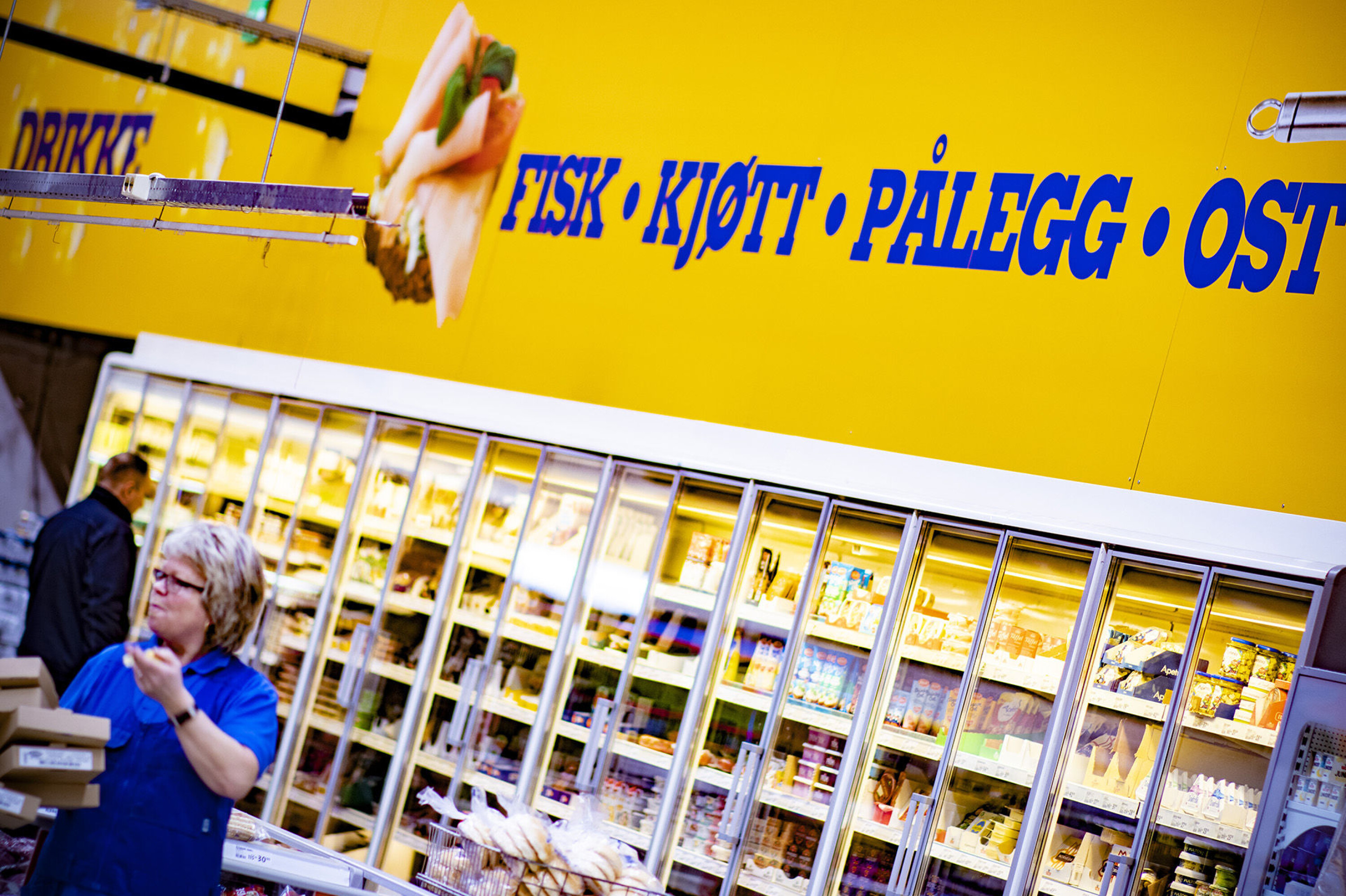 - Vi kaster ikke mat, vi selger den billigere!