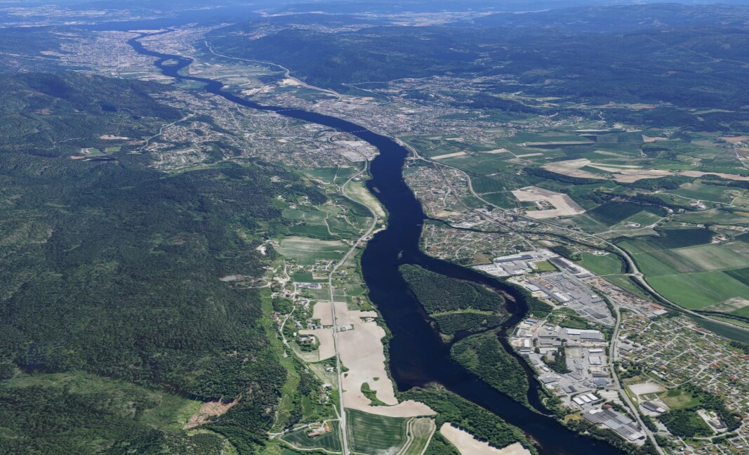 <span class=" italic" data-lab-italic_desktop="italic"><span class=" font-weight-bold" data-lab-font_weight_desktop="font-weight-bold">AKTUELT OMRÅDE I FORGRUNNEN:</span> Drammen og Øvre Eiker justerer grensene, og begge kommuner både «gir og tar».</span> <span class=" italic" data-lab-italic_desktop="italic"><span class=" font-weight-bold" data-lab-font_weight_desktop="font-weight-bold">AKTUELT OMRÅDE I FORGRUNNEN:</span> Drammen og Øvre Eiker justerer grensene, og begge kommuner både «gir og tar».</span>