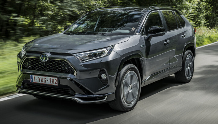 <span class=" italic" data-lab-italic_desktop="italic">Toyota holder høyt tempo for tiden, og Rav4 som ladbar hybrid fortsetter å hevde seg helt i toppen på modellstatistikken.</span> <span class=" italic" data-lab-italic_desktop="italic">Toyota holder høyt tempo for tiden, og Rav4 som ladbar hybrid fortsetter å hevde seg helt i toppen på modellstatistikken.</span>
