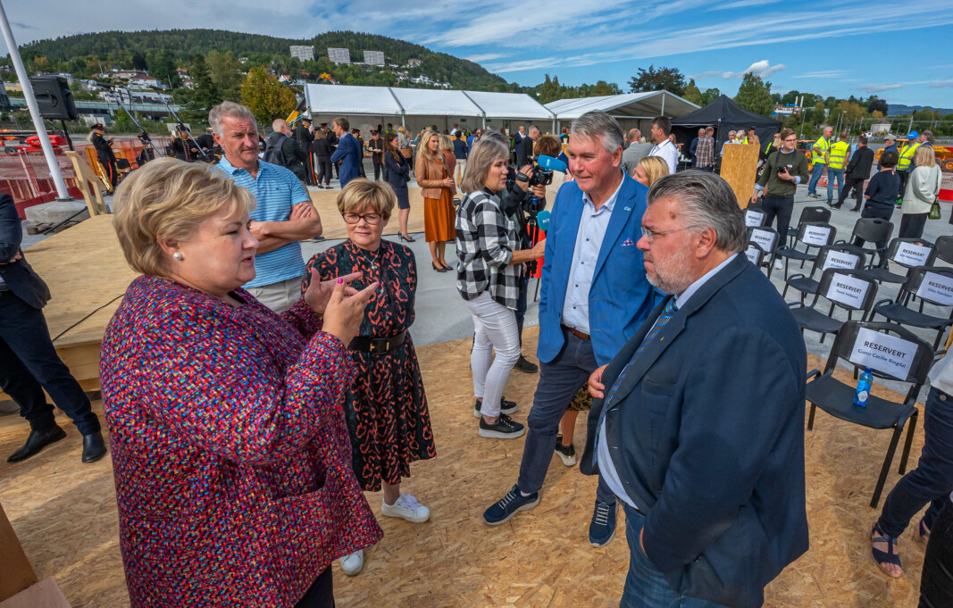 <span class=" italic" data-lab-italic_desktop="italic"><span class=" font-weight-bold" data-lab-font_weight_desktop="font-weight-bold">BUSKERUDBENKEN:</span> Stortingsrepresentantene Kristin Ørmen Johnsen (H), Trond Helleland (H) og Morten Wold (Frp) var på plass.</span> <span class=" italic" data-lab-italic_desktop="italic"><span class=" font-weight-bold" data-lab-font_weight_desktop="font-weight-bold">BUSKERUDBENKEN:</span> Stortingsrepresentantene Kristin Ørmen Johnsen (H), Trond Helleland (H) og Morten Wold (Frp) var på plass.</span>