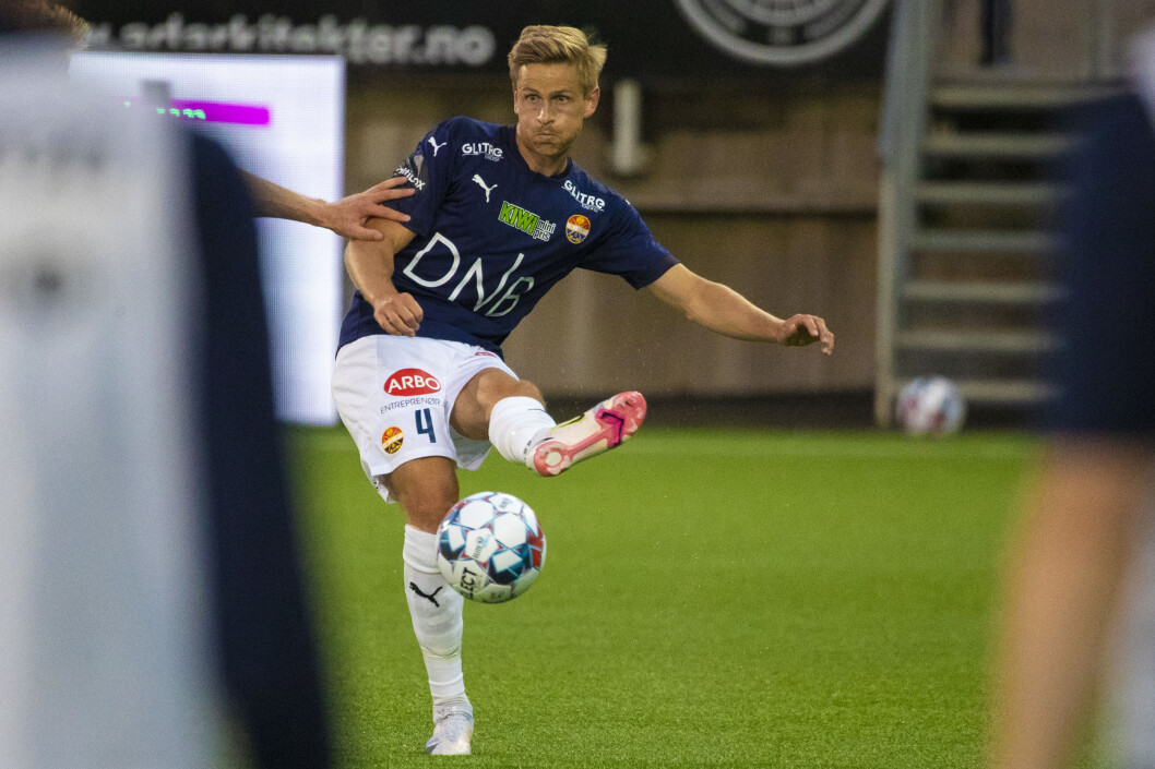 <span class=" italic" data-lab-italic_desktop="italic"><span class=" font-weight-bold" data-lab-font_weight_desktop="font-weight-bold">HAR MER Å BEVISE:</span> SIF-debutant Thomas Grøgaard kom inn for Jonathan Parr på venstre-backen.</span> <span class=" italic" data-lab-italic_desktop="italic"><span class=" font-weight-bold" data-lab-font_weight_desktop="font-weight-bold">HAR MER Å BEVISE:</span> SIF-debutant Thomas Grøgaard kom inn for Jonathan Parr på venstre-backen.</span>