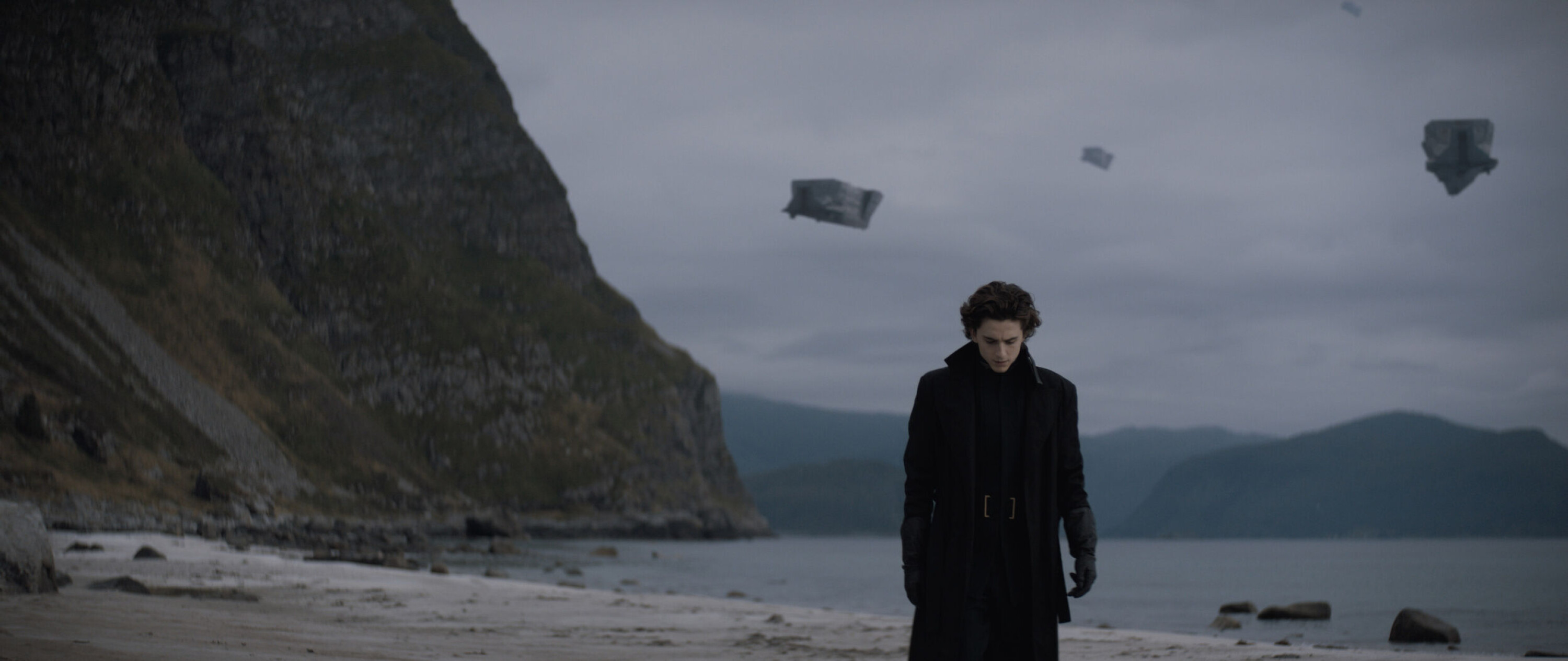 FLYTTELASTEN I BAKGRUNNEN: Timothée Chalamet spiller protagonisten Paul Atraides som motvillig må forlate hjemplaneten Caladan