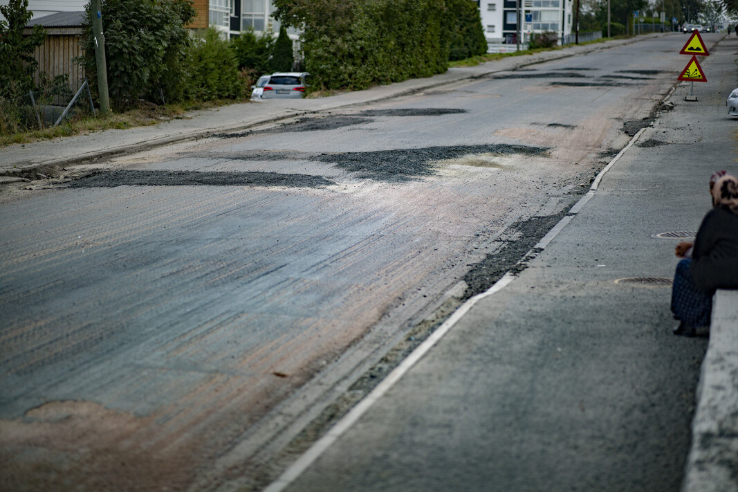 <span class=" italic" data-lab-italic_desktop="italic"><span class=" font-weight-bold" data-lab-font_weight_desktop="font-weight-bold">KRØTTERSTI:</span> Slik ser det nå ut forbi Fjell - og det kommer det til å gjøre frem til vinteren.</span> <span class=" italic" data-lab-italic_desktop="italic"><span class=" font-weight-bold" data-lab-font_weight_desktop="font-weight-bold">KRØTTERSTI:</span> Slik ser det nå ut forbi Fjell - og det kommer det til å gjøre frem til vinteren.</span>