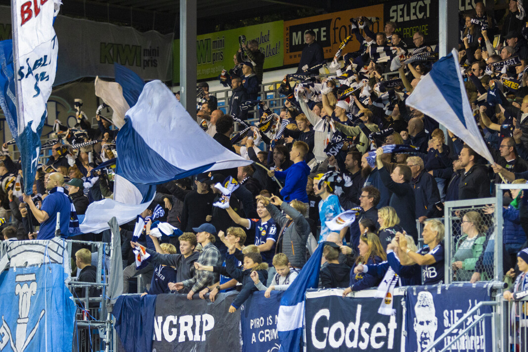 TRIBUNELIV: Her fra helgas kamp mot Sarpsborg 08. TRIBUNELIV: Her fra helgas kamp mot Sarpsborg 08.