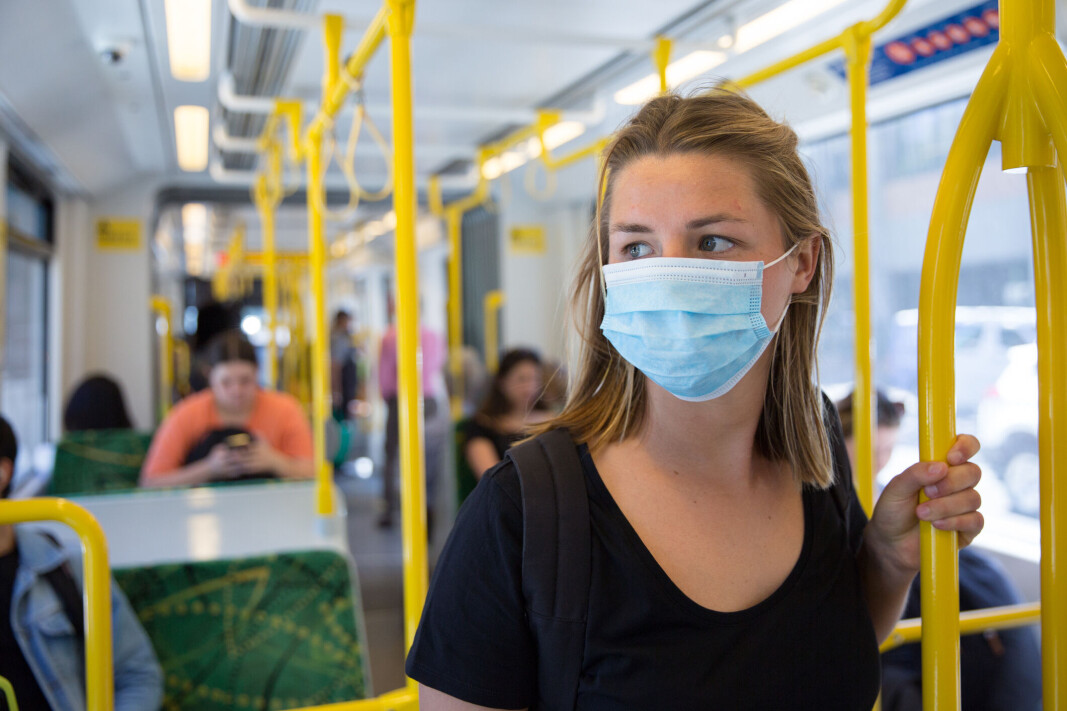SLUTT PÅ DETTE: Avstandskrav og munnbindkrav opphører nå også på bussen. SLUTT PÅ DETTE: Avstandskrav og munnbindkrav opphører nå også på bussen.