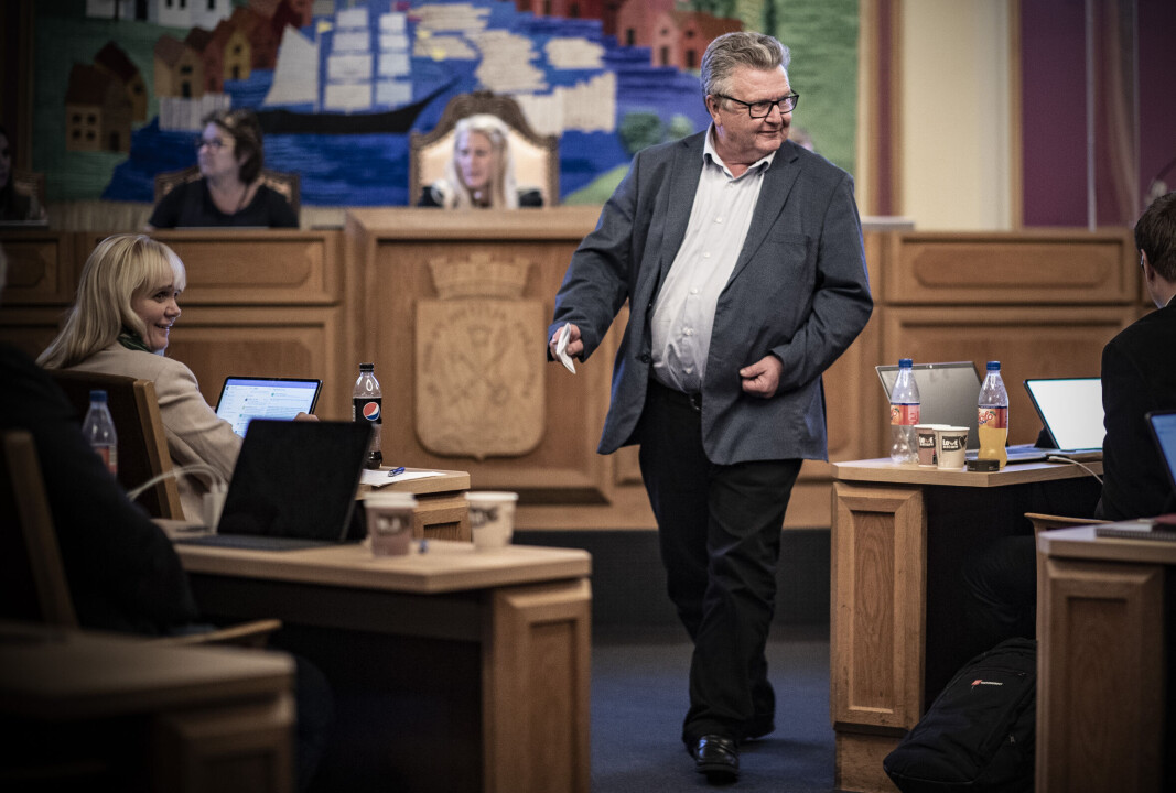 KLINTE TIL: Knut Gjerde (Frp) la ikke mye i mellom da han i kommunestyret satte ord på hva han mente om milliardinvesteringen. - En prioritering for middelklassemenn i trange dresser, sa Gjerde - og fyrte opp de andre partiene. KLINTE TIL: Knut Gjerde (Frp) la ikke mye i mellom da han i kommunestyret satte ord på hva han mente om milliardinvesteringen. - En prioritering for middelklassemenn i trange dresser, sa Gjerde - og fyrte opp de andre partiene.