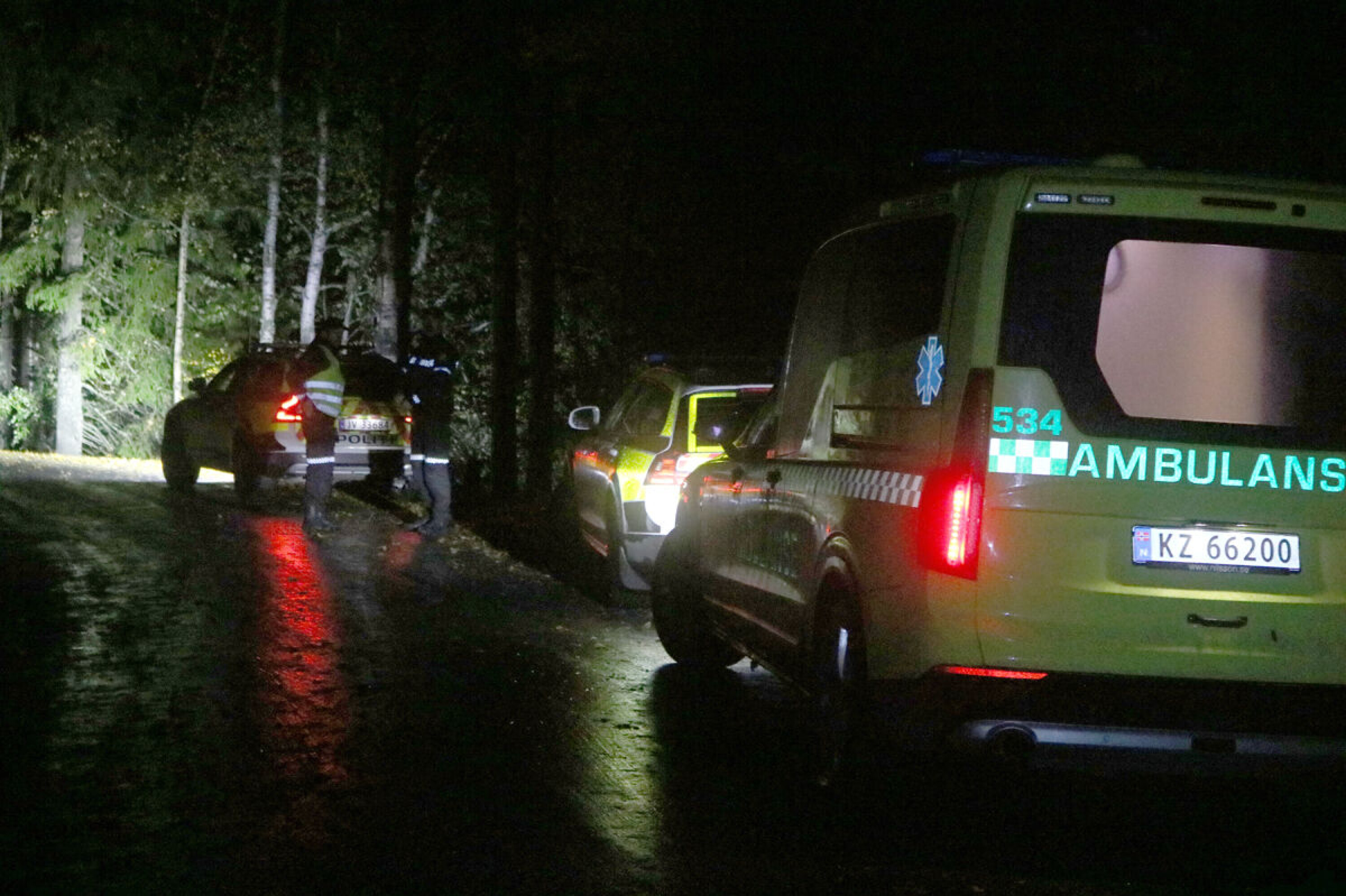 OPPRETTET SIKKERHETSSONE: Politiet sperret av området grunnet fare for eksplosjon.