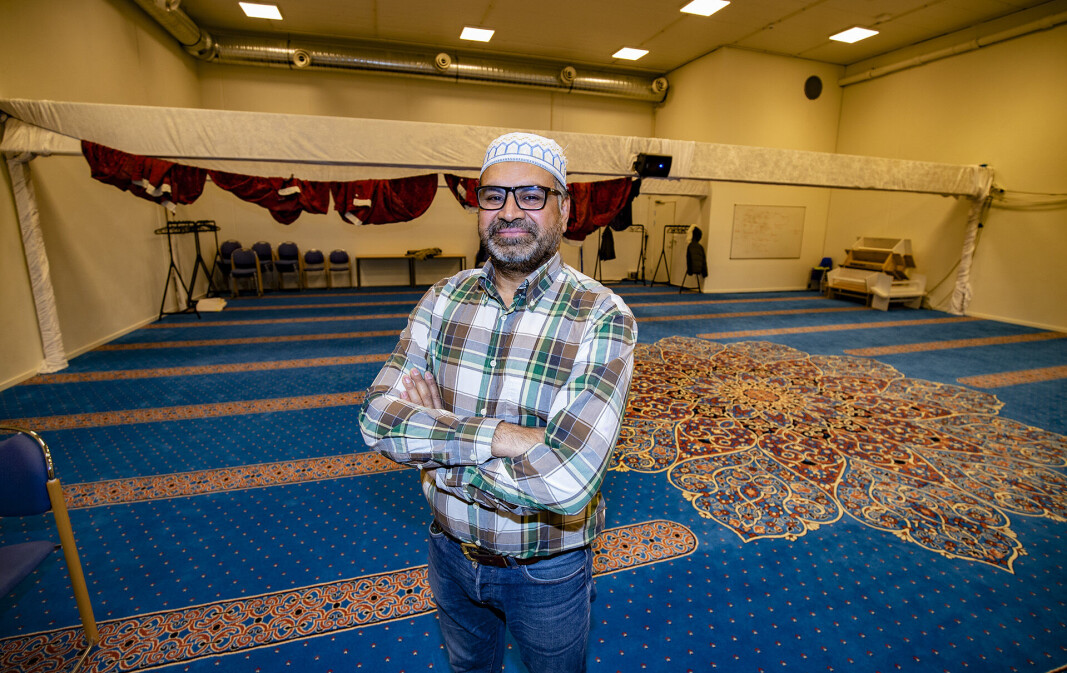 SNAKKER OM KRITIKKEN: Nasir Gondal, styremedlem, tidligere styreleder i moskeen og SV-politiker i Drammen. SNAKKER OM KRITIKKEN: Nasir Gondal, styremedlem, tidligere styreleder i moskeen og SV-politiker i Drammen.