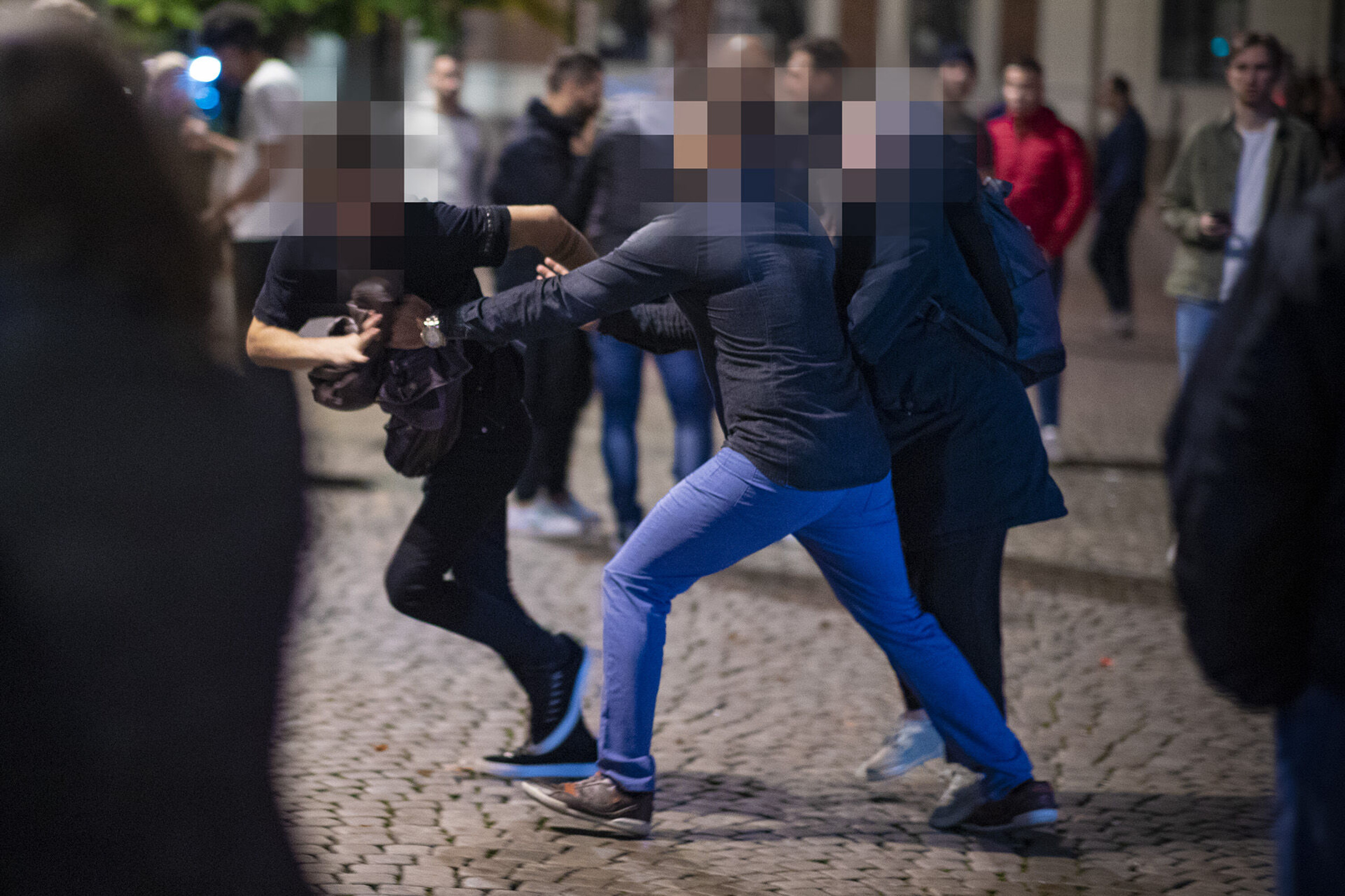 TOK BEINA FATT: Mannen løp fra stedet før politiet ankom.