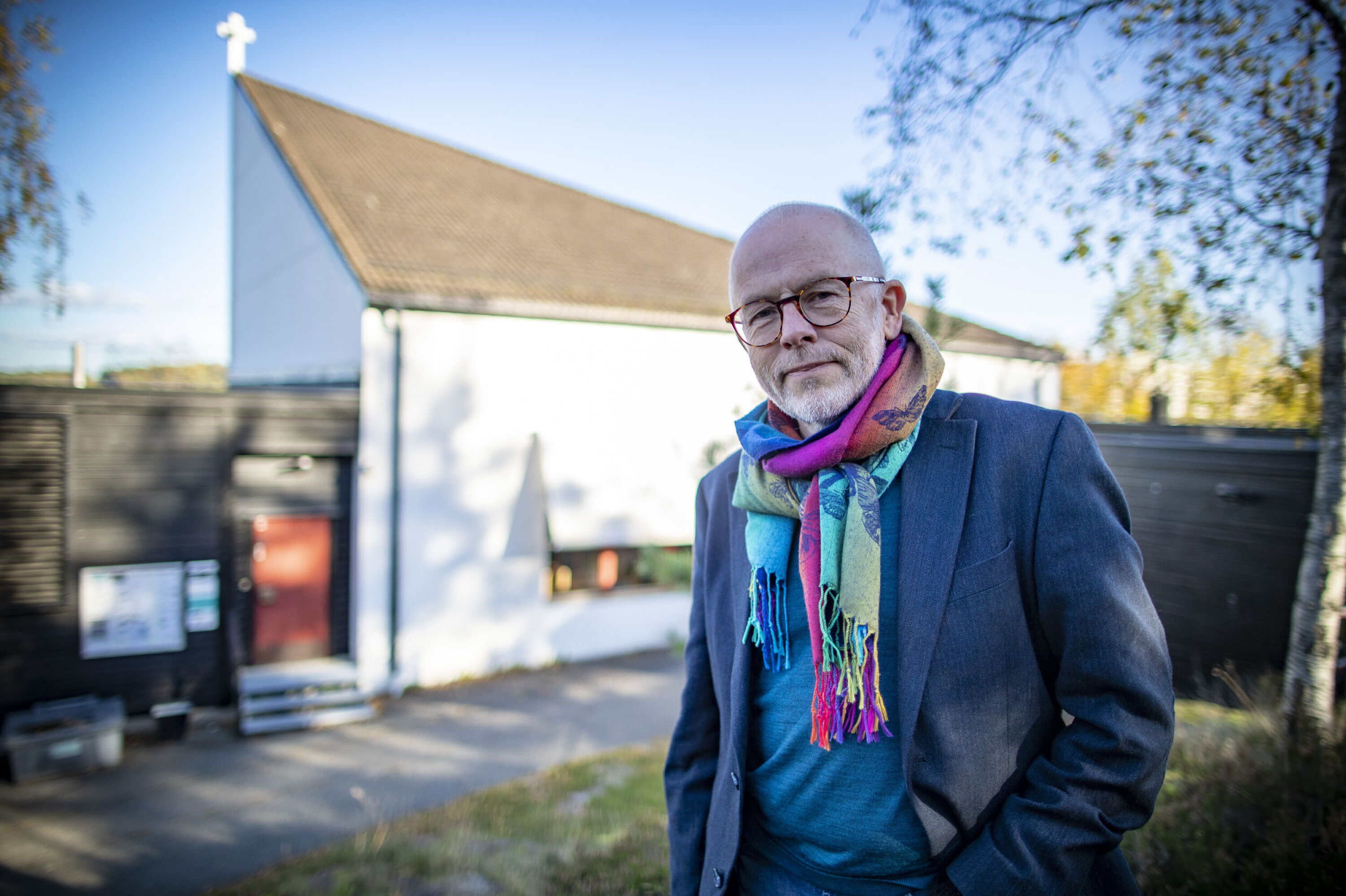 SKEPTISK: Ivar Flaten, mangeårig prest i Fjell kirke og leder av Kirkelig dialogsenter, tror det vil være uklokt av nabo-moskeen å presse gjennom bønnerop-praksis.