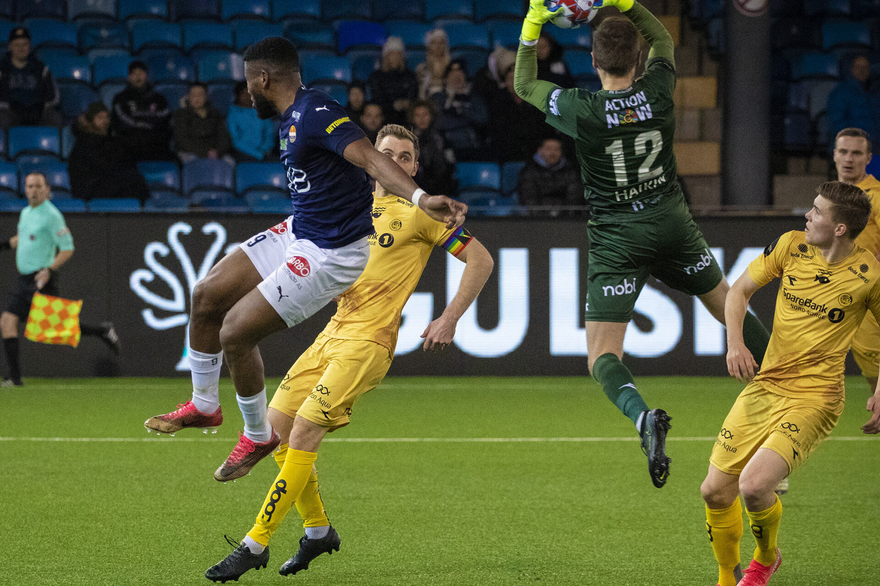 Strømsgodset og Fred Friday hadde flere muligheter til å ta ledelsen.