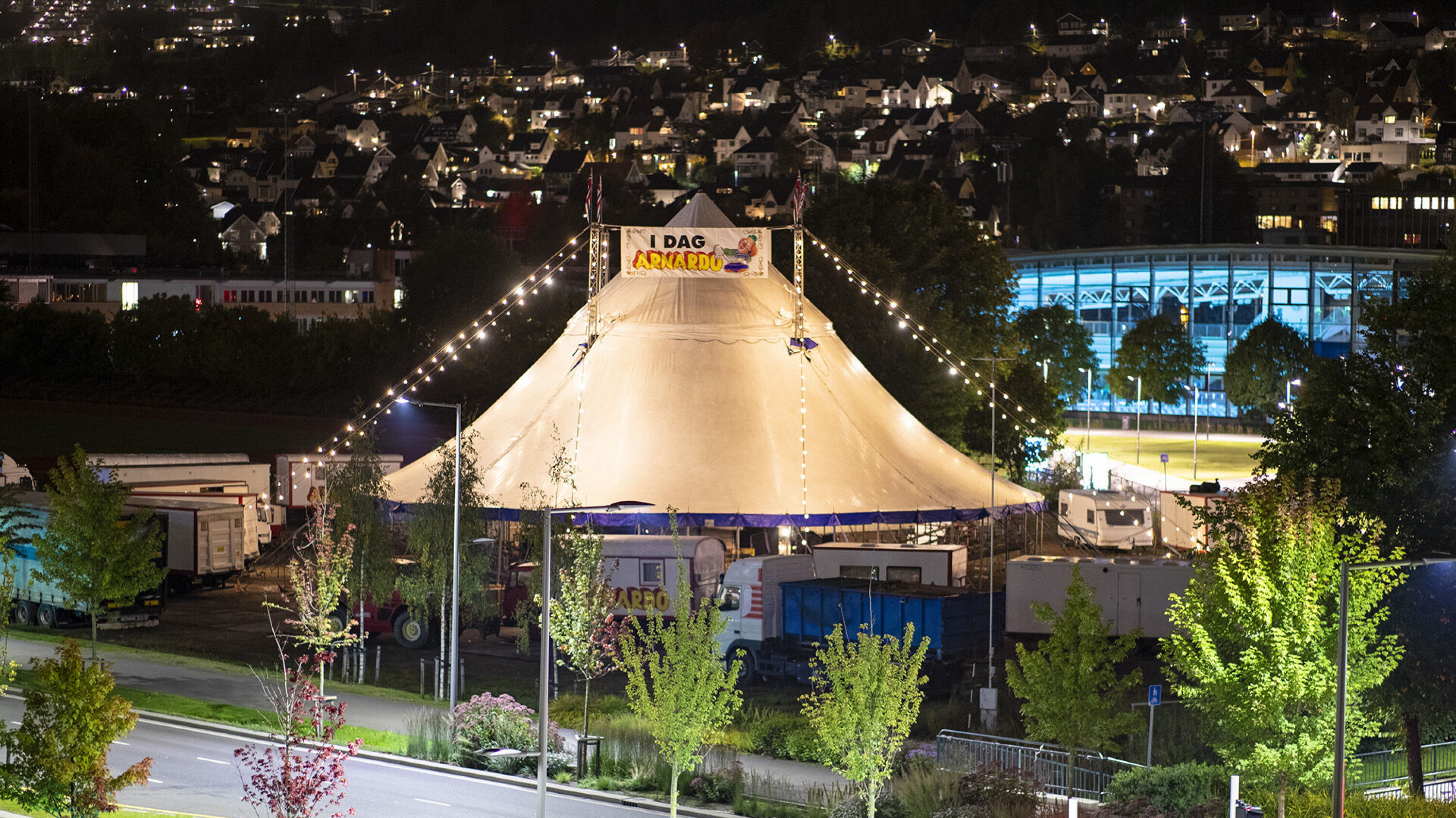 SIRKUS: Tomten er ofte brukt til omreisende sirkus og tivoli, senest her i oktober.