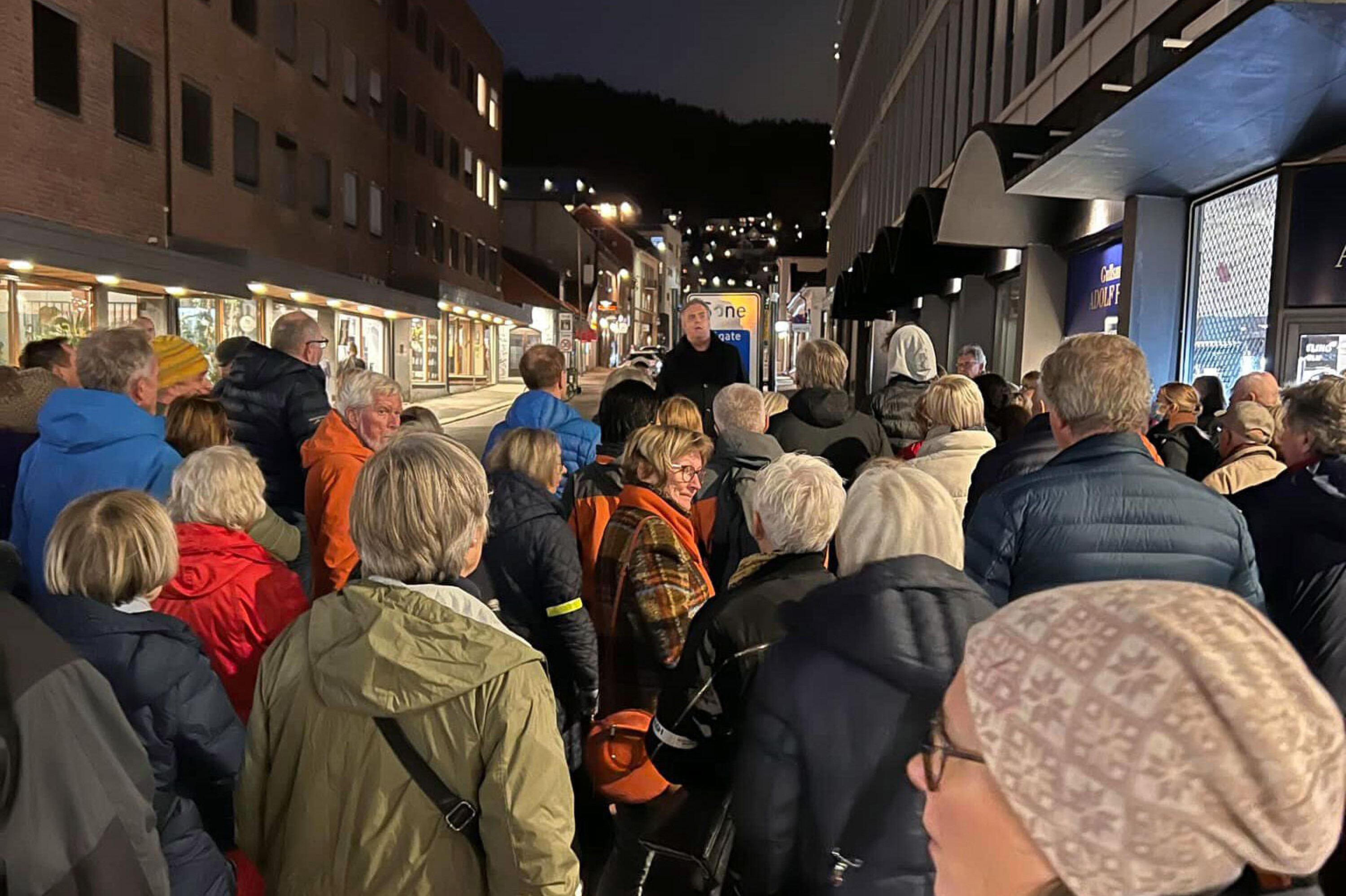 Drammenserne går mann av huse for Odds «byvandringer fra krigen»