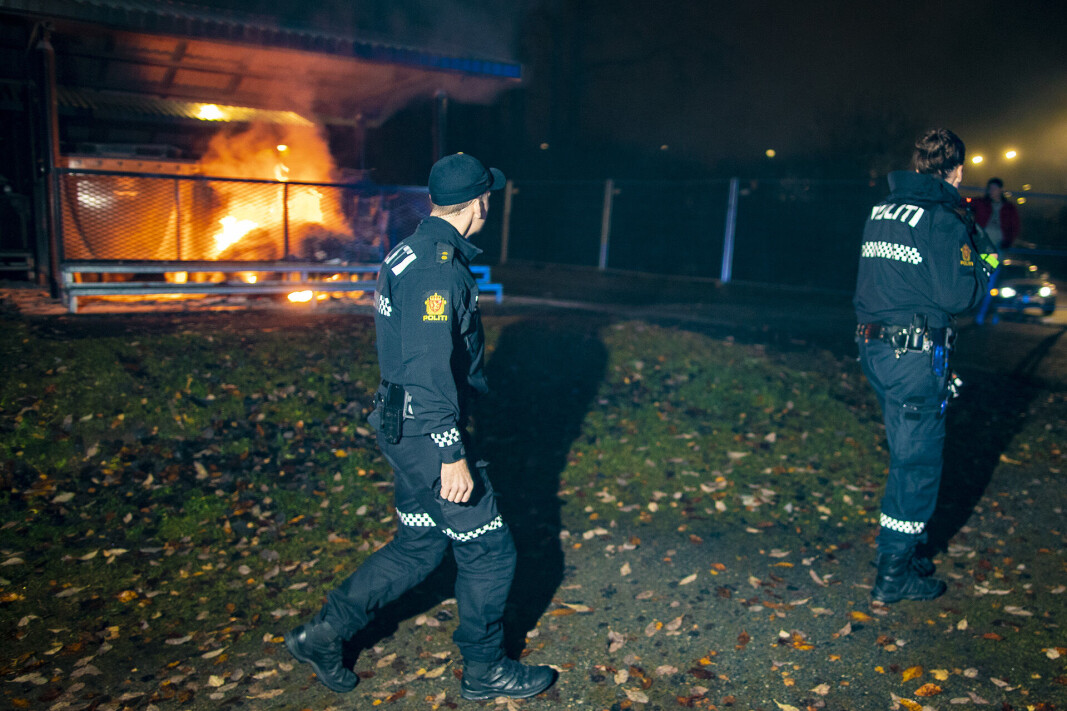 SVENSEDAMMEN: Her full fyr i returpunktet før brannvesenet ankom på Konnerud. SVENSEDAMMEN: Her full fyr i returpunktet før brannvesenet ankom på Konnerud.