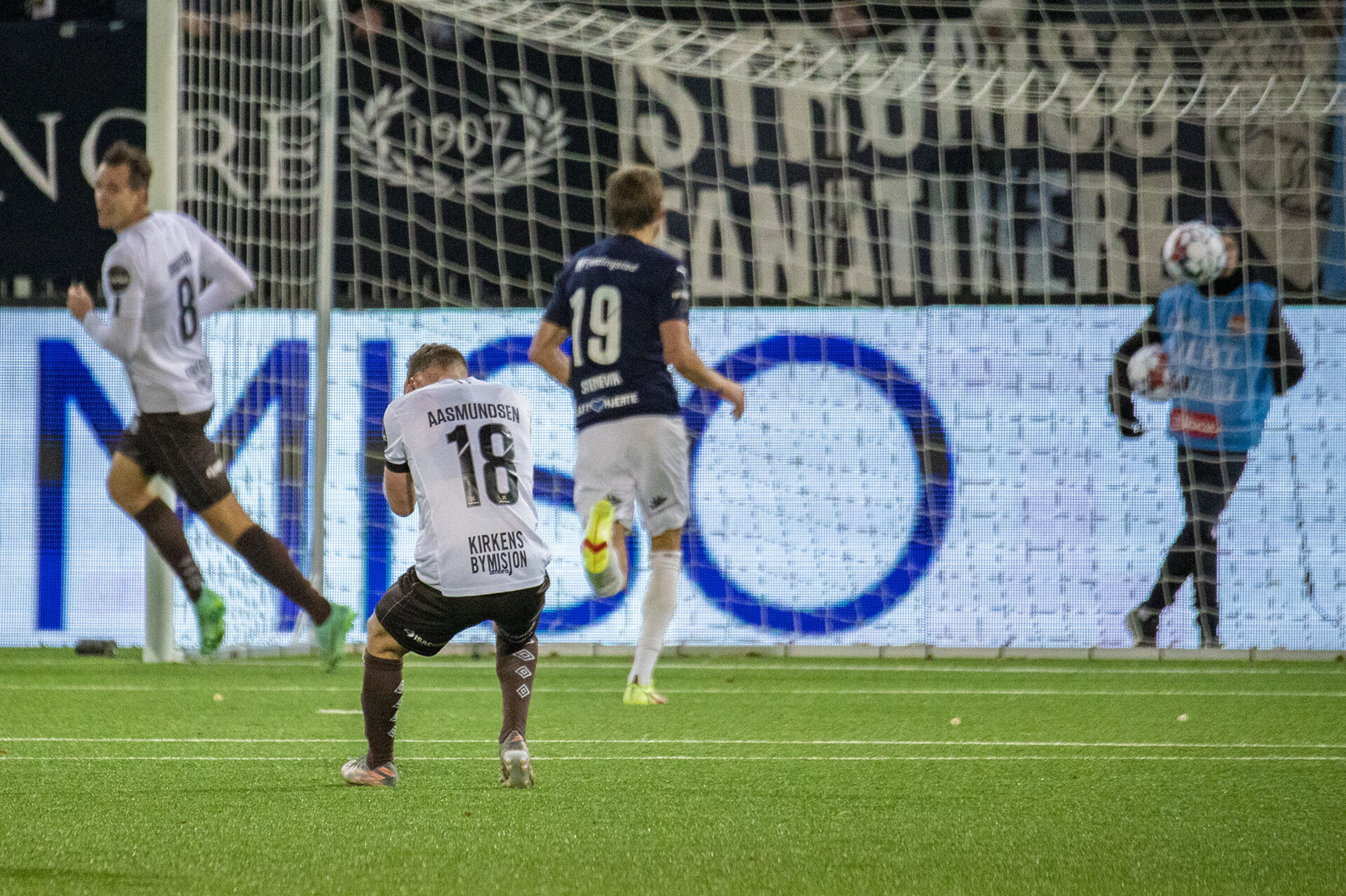 ANNULLERT: MIF trodde noen sekunder de hadde satt 3-1-målet.