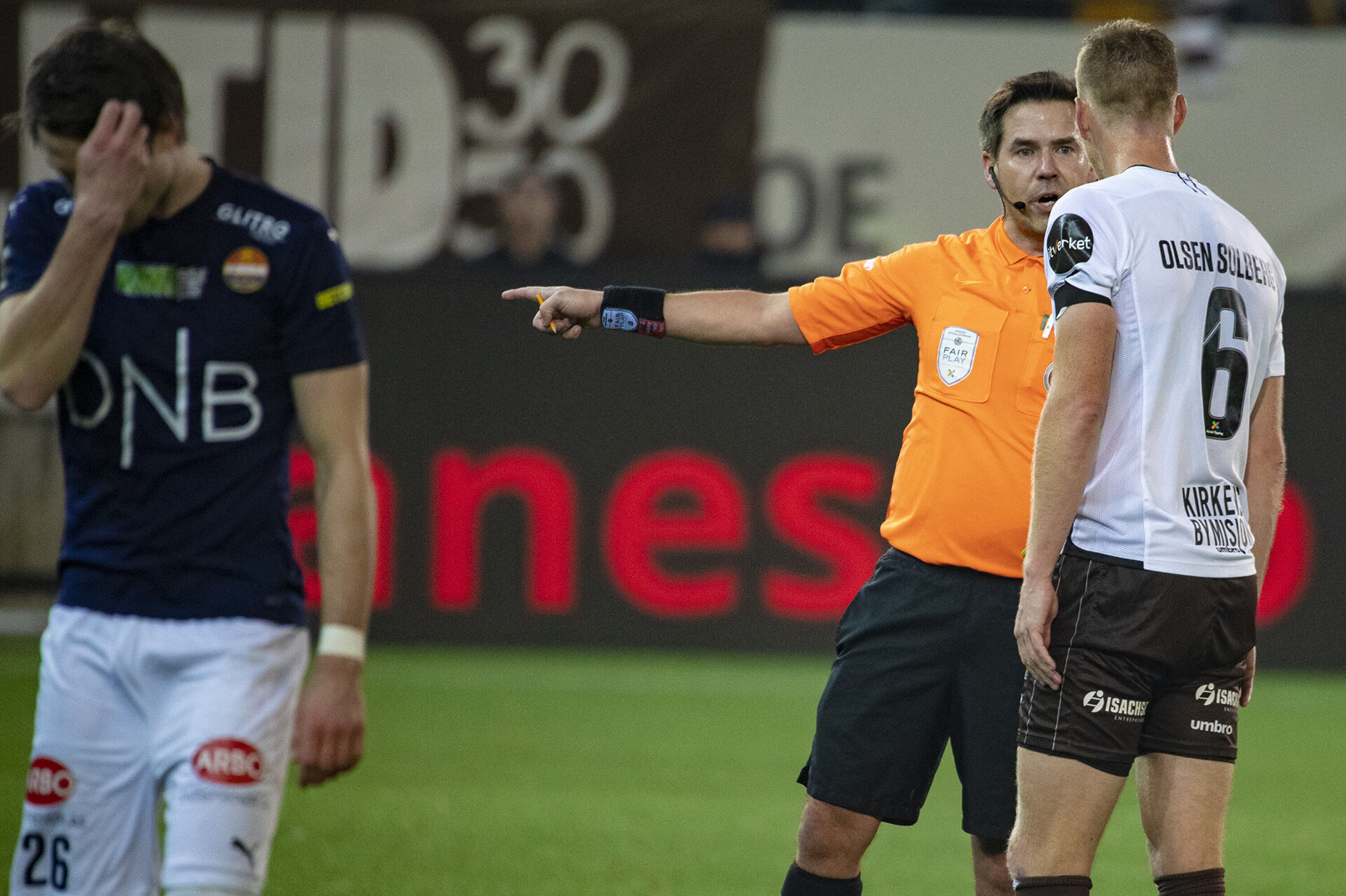 Her smalt det under Ælv Classico: Hakket før masseslagsmål!
