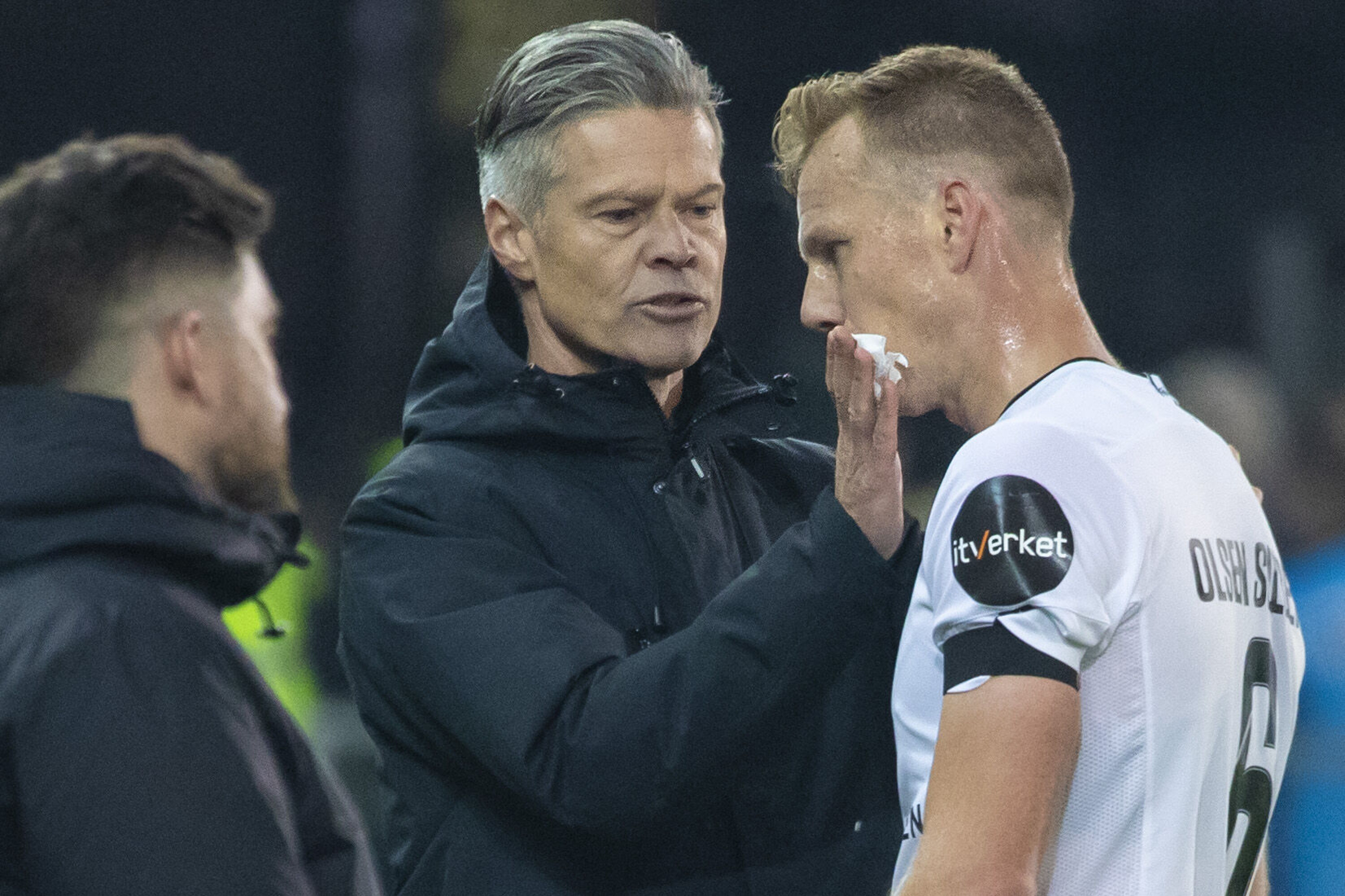 Her smalt det under Ælv Classico: Hakket før masseslagsmål!