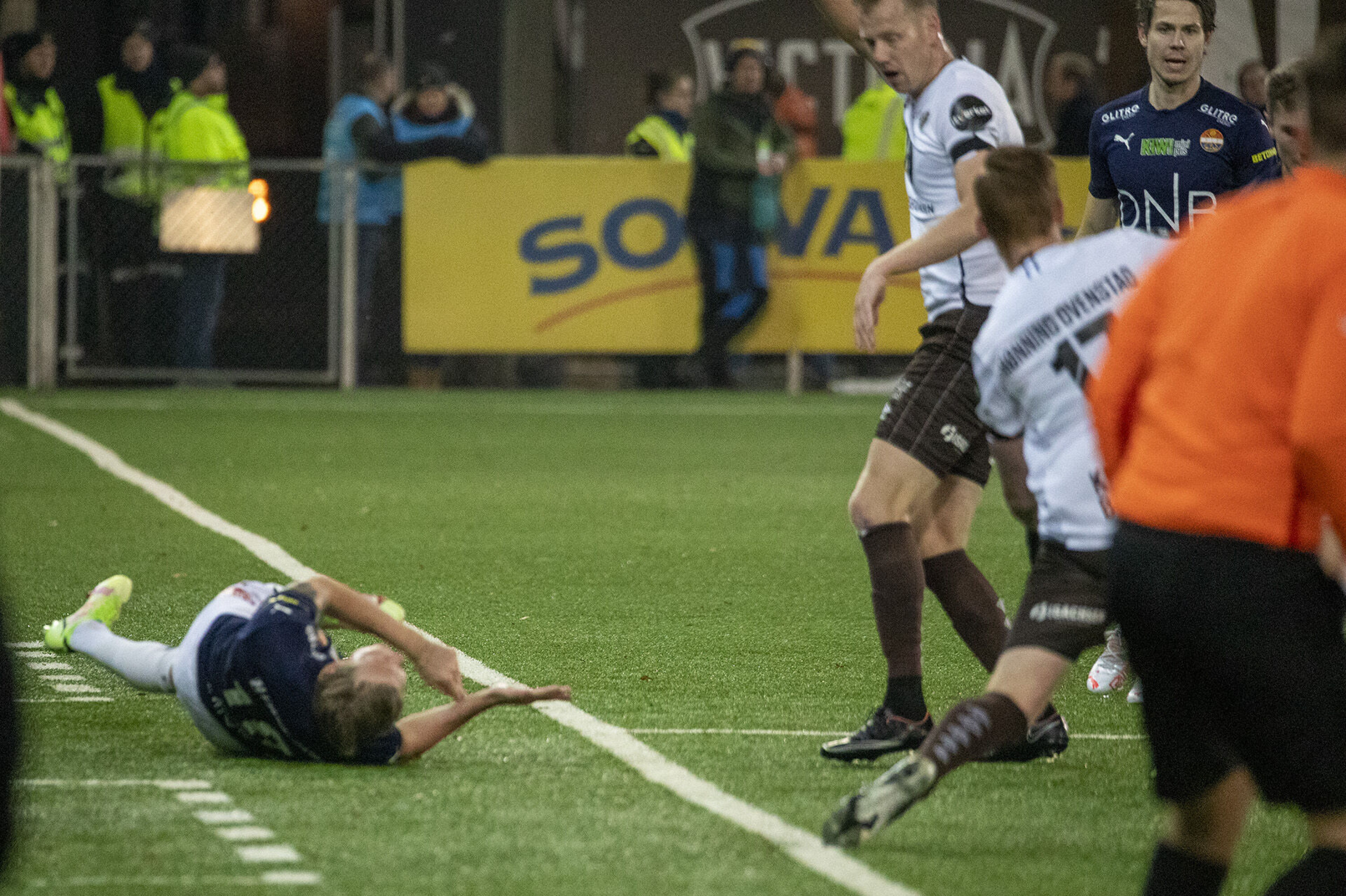 Her smalt det under Ælv Classico: Hakket før masseslagsmål!