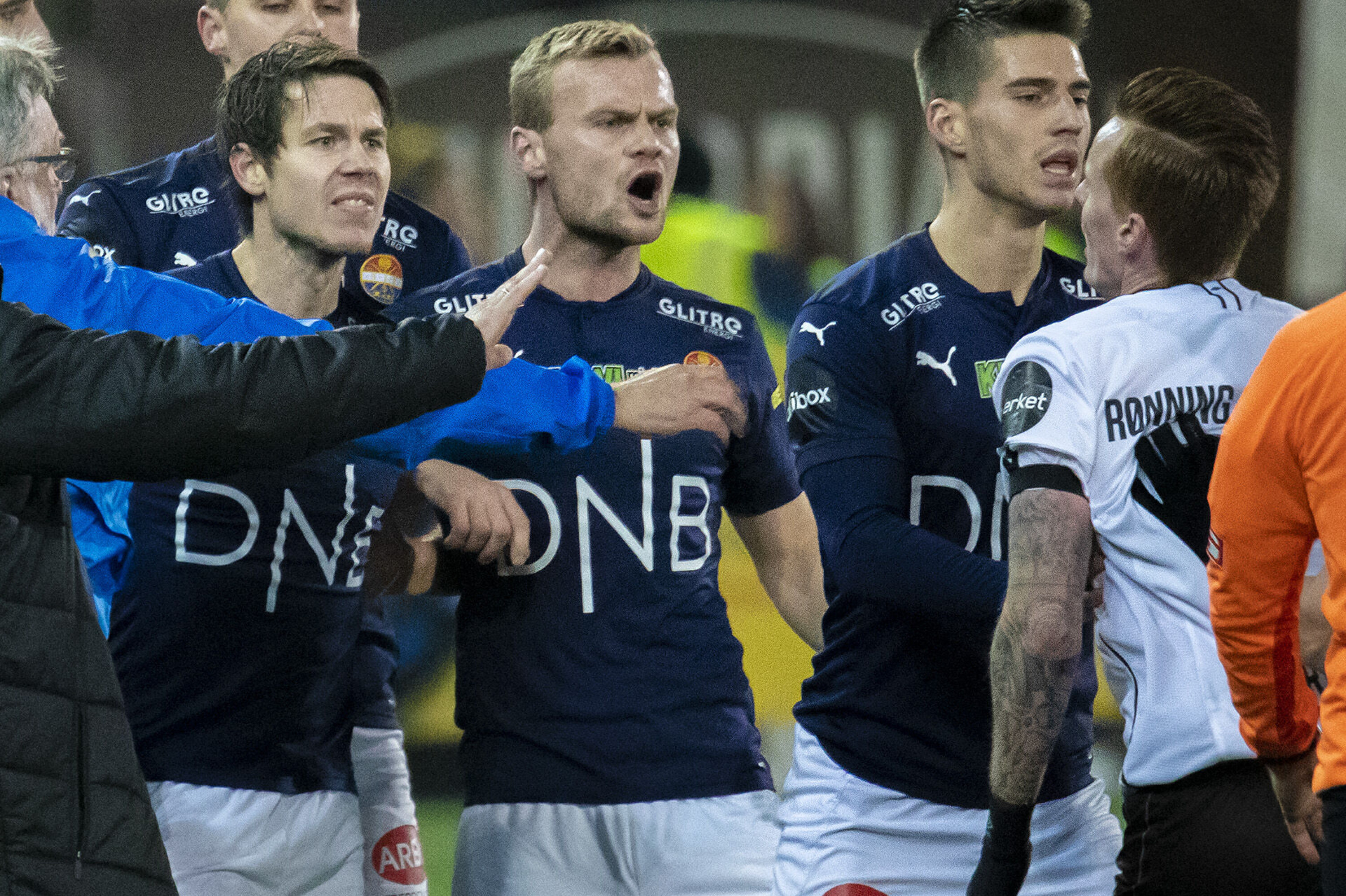 Her smalt det under Ælv Classico: Hakket før masseslagsmål!