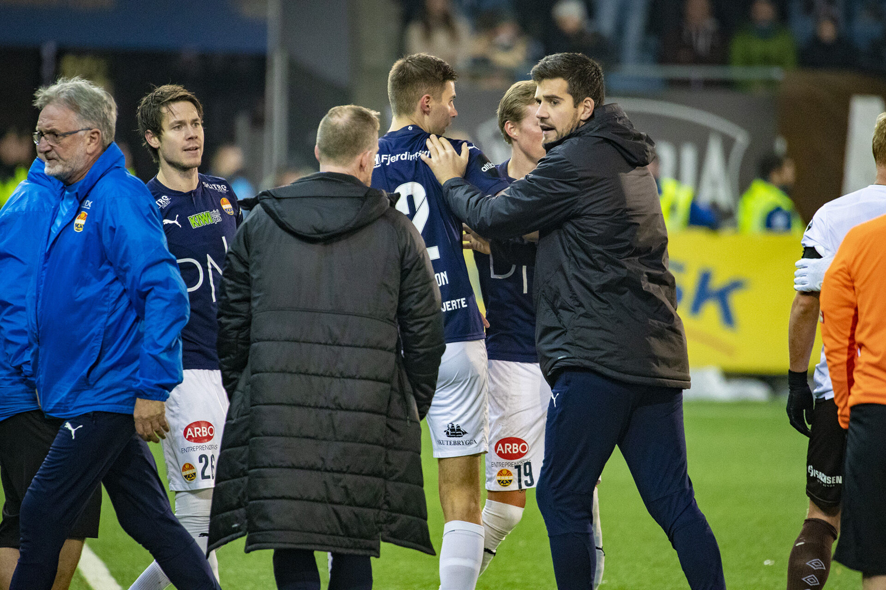 Her smalt det under Ælv Classico: Hakket før masseslagsmål!