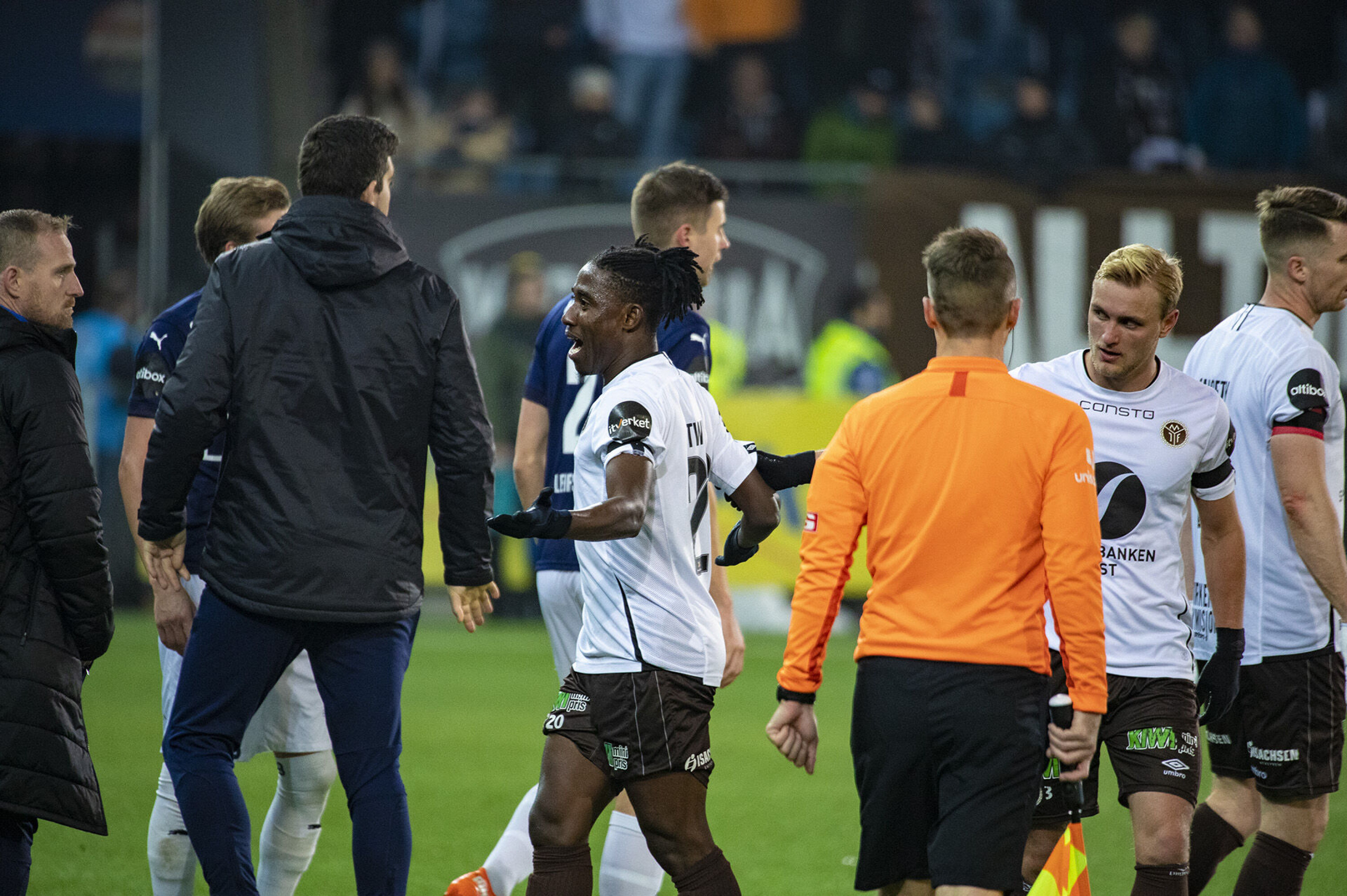 Her smalt det under Ælv Classico: Hakket før masseslagsmål!