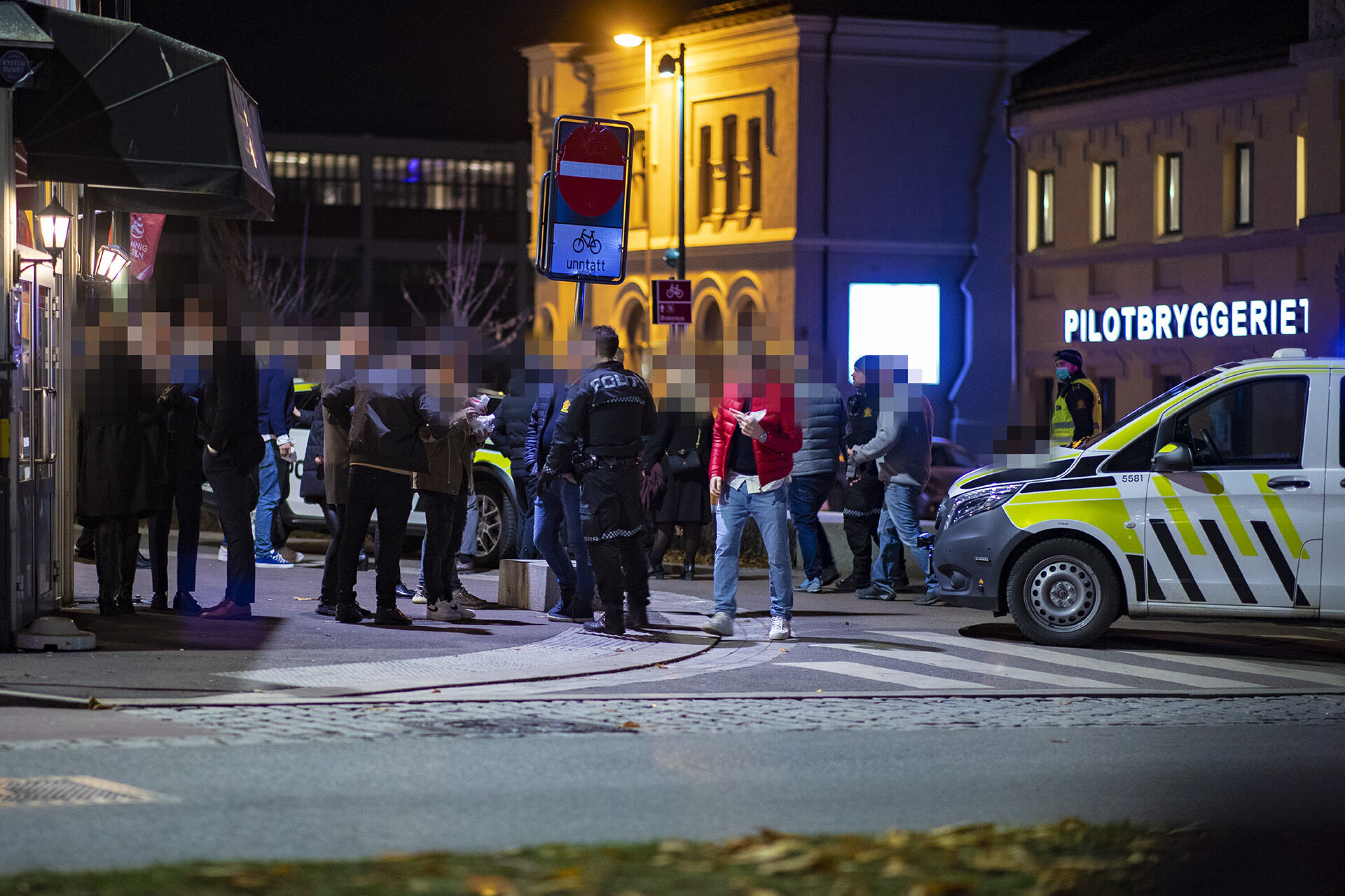 KEBAB-KRANGEL: Flere menn var involvert i tumulter utenfor gatekjøkken på Bragernes. Politiet fikk adskilt partene og roet gemyttene.