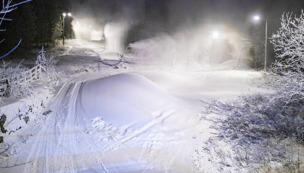 Snøkanonene går for fullt: - Snart klart for skitur