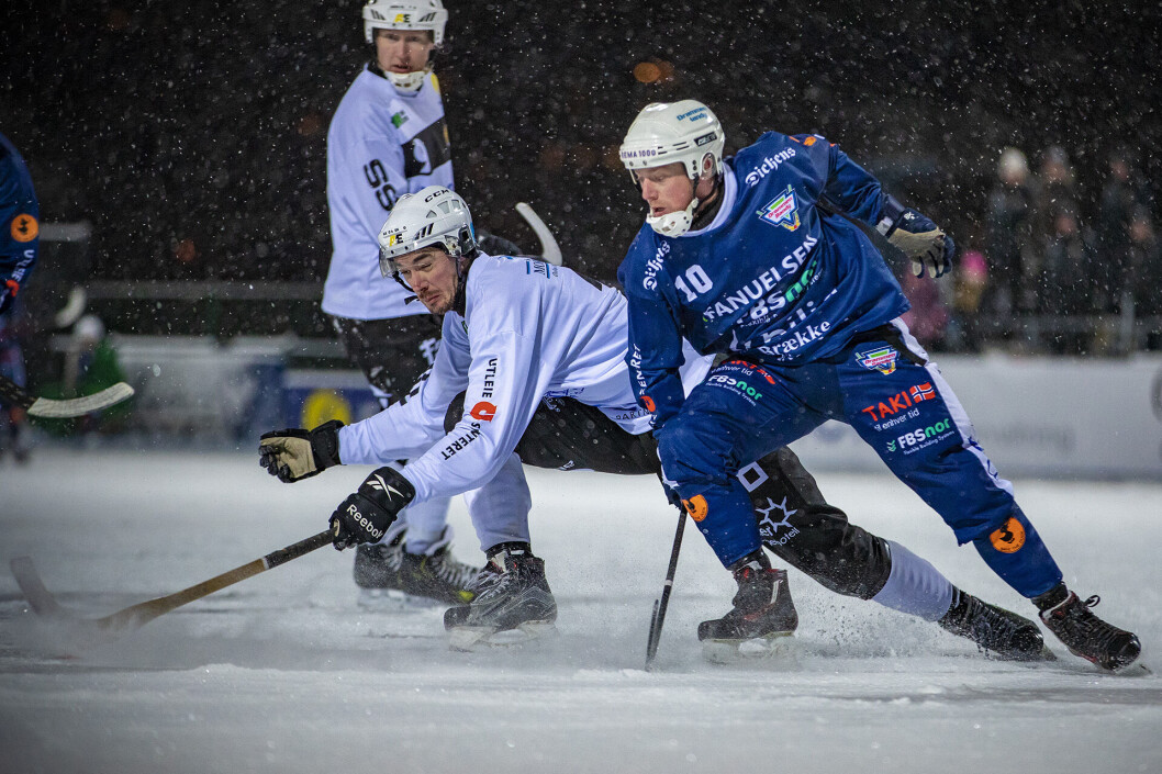 <span class=" italic" data-lab-italic_desktop="italic"><span class=" font-weight-bold" data-lab-font_weight_desktop="font-weight-bold">PÅ ETTERSKUDD: </span>Solberg hadde mye ballbesittelse i 2. omgang, men greide ikke omsette det i mål.</span> <span class=" italic" data-lab-italic_desktop="italic"><span class=" font-weight-bold" data-lab-font_weight_desktop="font-weight-bold">PÅ ETTERSKUDD: </span>Solberg hadde mye ballbesittelse i 2. omgang, men greide ikke omsette det i mål.</span>