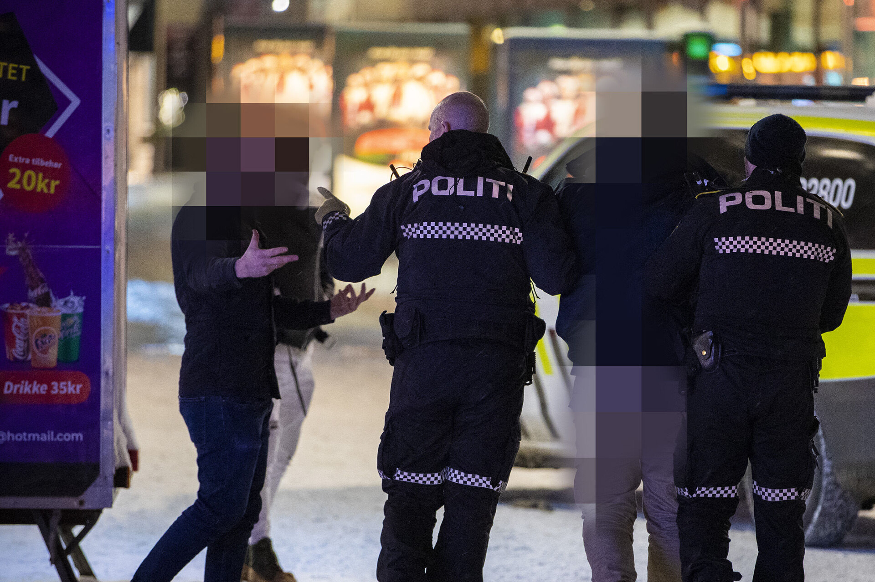 Corona-skrekken skremte julebords-gjestene - men ikke bråkmakerne