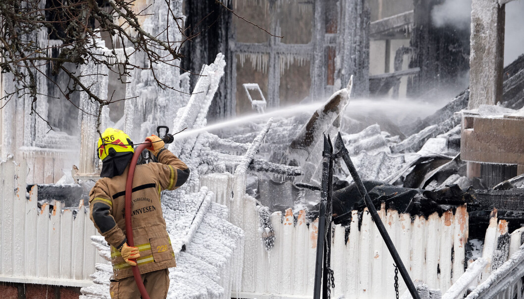 Politiet bekrefter nå at en familie på fire fryktes omkommet etter branntragedien i Sandsveien natt til mandag. Politiet bekrefter nå at en familie på fire fryktes omkommet etter branntragedien i Sandsveien natt til mandag.