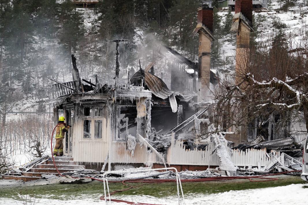 RUINER: Dette stod igjen av huset mandag formiddag. RUINER: Dette stod igjen av huset mandag formiddag.