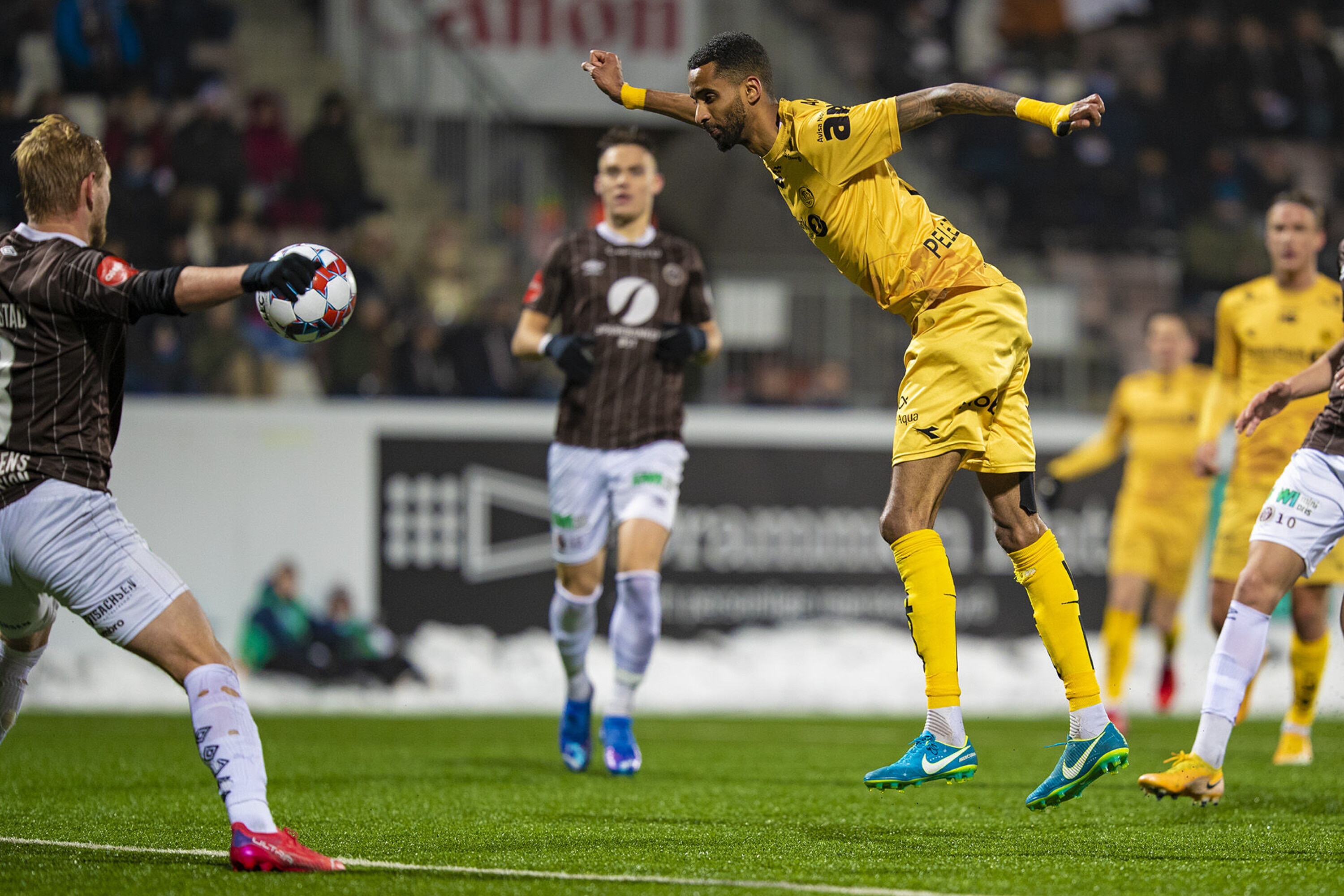 SCORET IGJEN: Eks-MIF Amahl Pellegrino satte inn 2-0-scoringen mot gamle lagkamerater etter bare fire minutter.