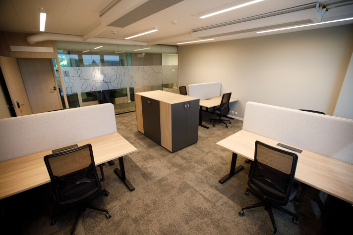 <span class=" italic" data-lab-italic_desktop="italic"><span class=" font-weight-bold" data-lab-font_weight_desktop="font-weight-bold">TEAMKONTOR: </span>Skisse fra løsning på Kontorhuset.</span> <span class=" italic" data-lab-italic_desktop="italic"><span class=" font-weight-bold" data-lab-font_weight_desktop="font-weight-bold">TEAMKONTOR: </span>Skisse fra løsning på Kontorhuset.</span>