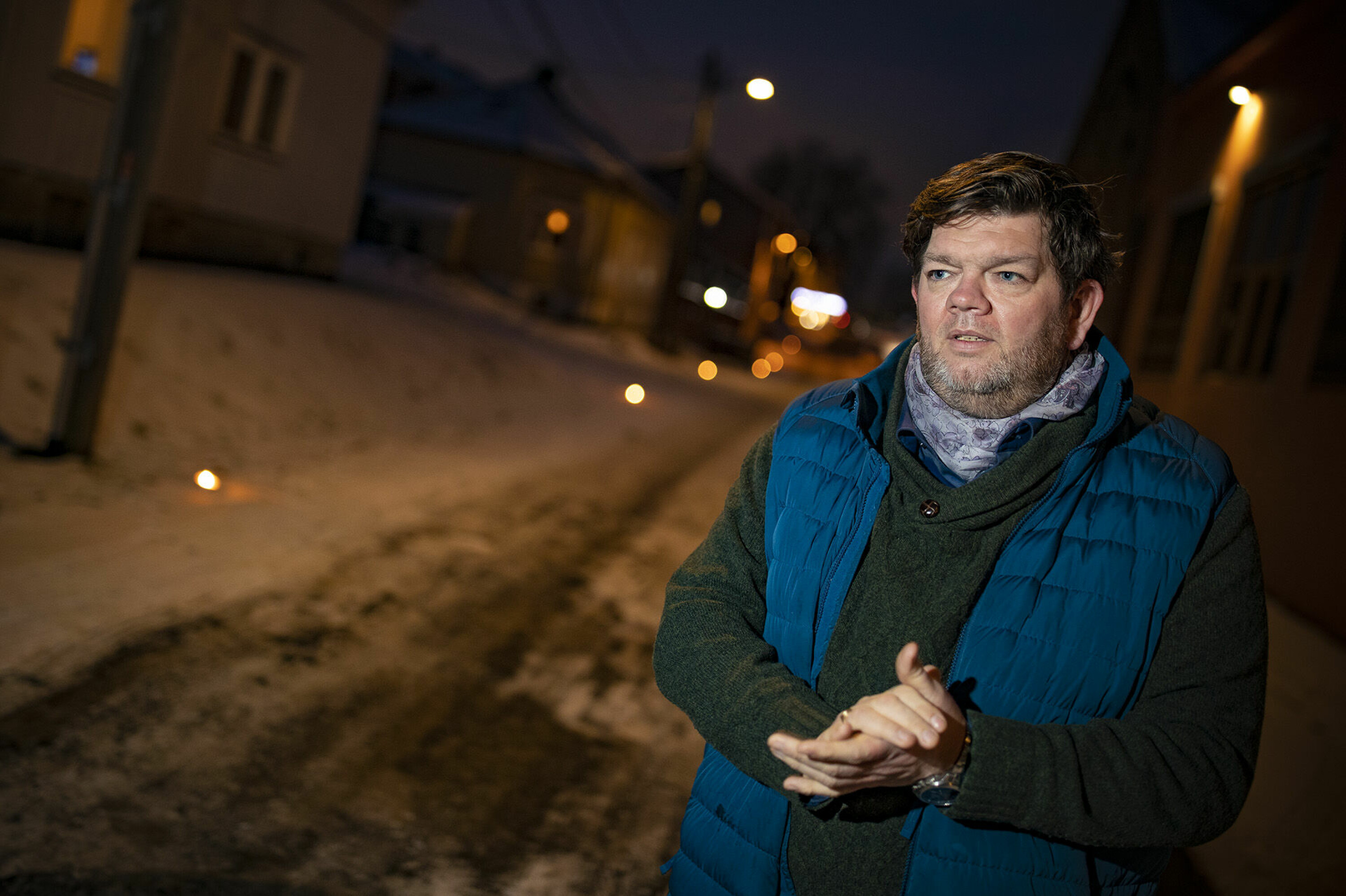 BRUTALE SKJEBNER: Ronny Johnsen er leder i Rett Fram Opplevelser, som daglig jobber opp mot de mest vanskeligstilte familiene i Drammen. Rekordmange søker nå hjelp på grunn av en håpløs økonomisk situasjon og sosiale utfordringer før jul.