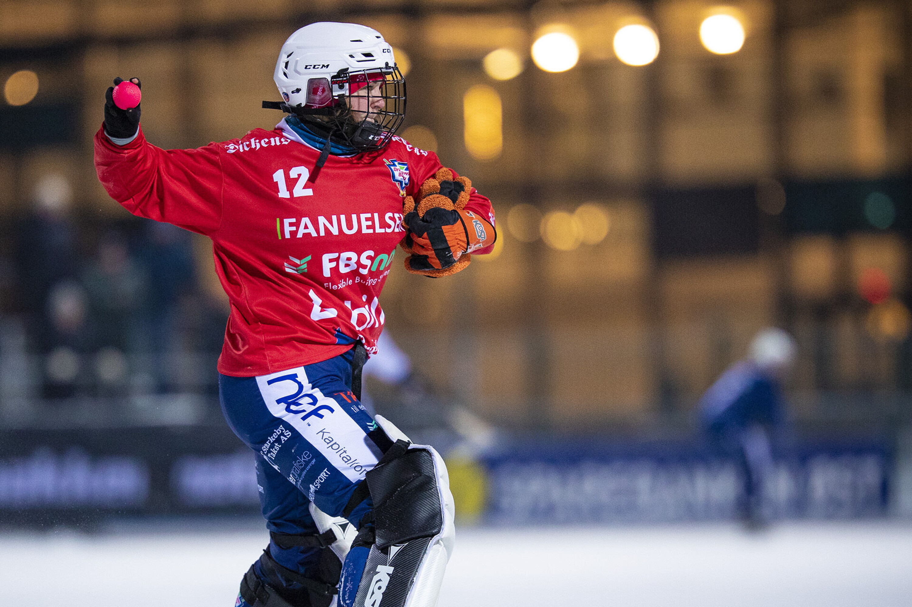 En real nesestyver mot seriefavoritten