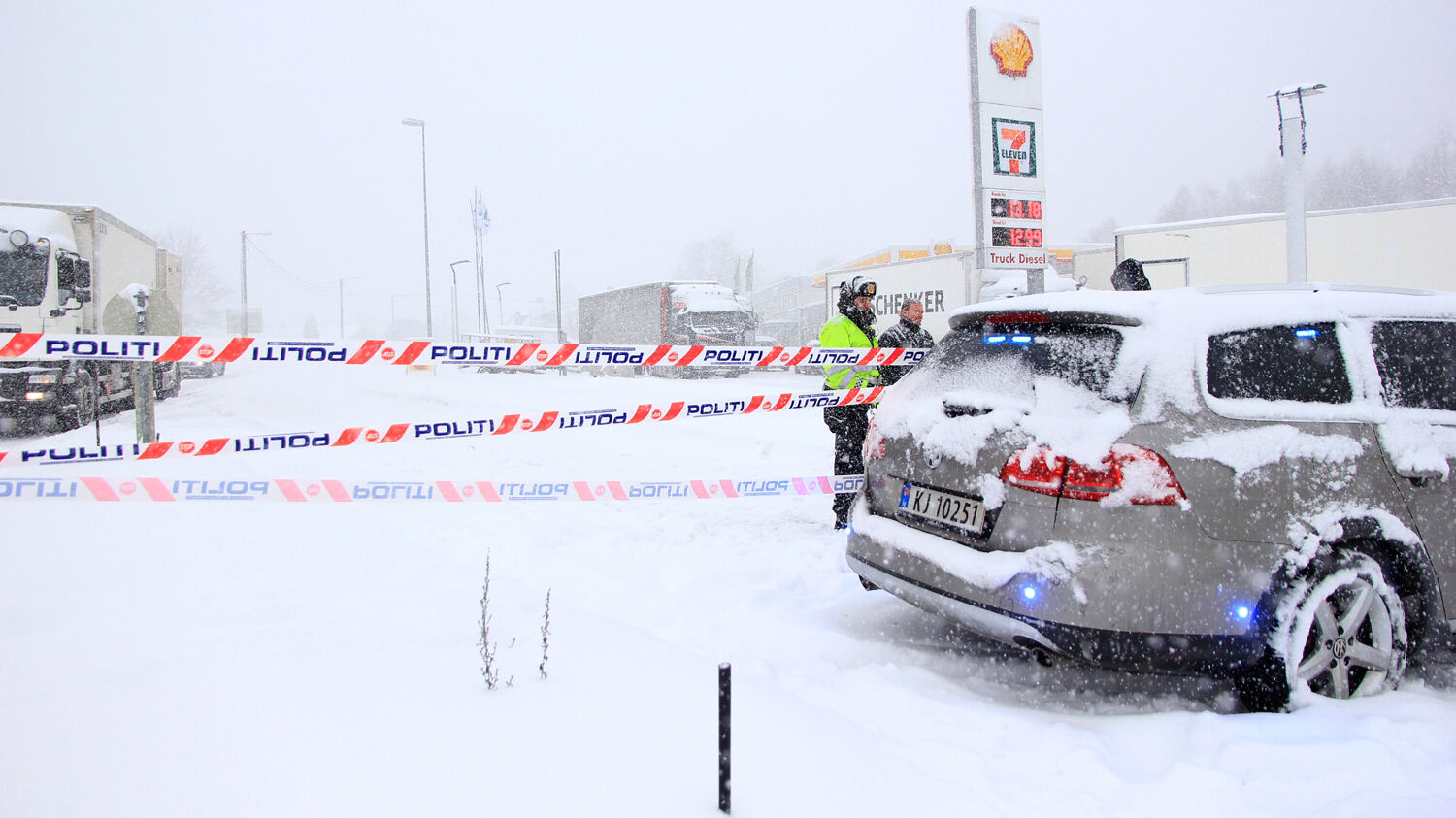 Havnet på taket: - La bilen stå!