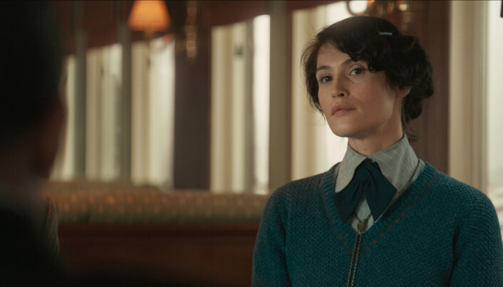 <span class=" italic" data-lab-italic_desktop="italic">Tidligere Bond sidekick: Gemma Arterton er Polly, holder orden i «fortet»</span> <span class=" italic" data-lab-italic_desktop="italic">Tidligere Bond sidekick: Gemma Arterton er Polly, holder orden i «fortet»</span>