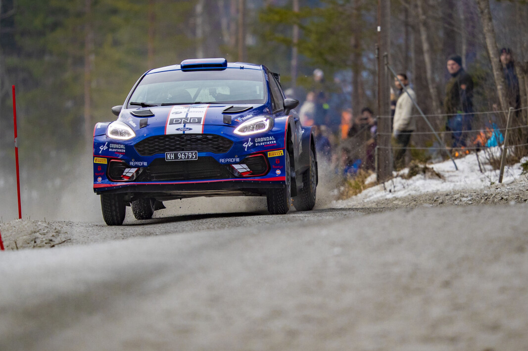 TAPTE MYE TID: Anders Grøndal tapte tid gjennom hele dagen til de raskeste, og måtte nok engang konstatere at bilen, som forøvrig er solgt, ikke ville spille på lag. Her fra SS6 Letmolia, en av norges raskeste rallyetapper på grensa mellom Sigdal og Øvre Eiker. TAPTE MYE TID: Anders Grøndal tapte tid gjennom hele dagen til de raskeste, og måtte nok engang konstatere at bilen, som forøvrig er solgt, ikke ville spille på lag. Her fra SS6 Letmolia, en av norges raskeste rallyetapper på grensa mellom Sigdal og Øvre Eiker.