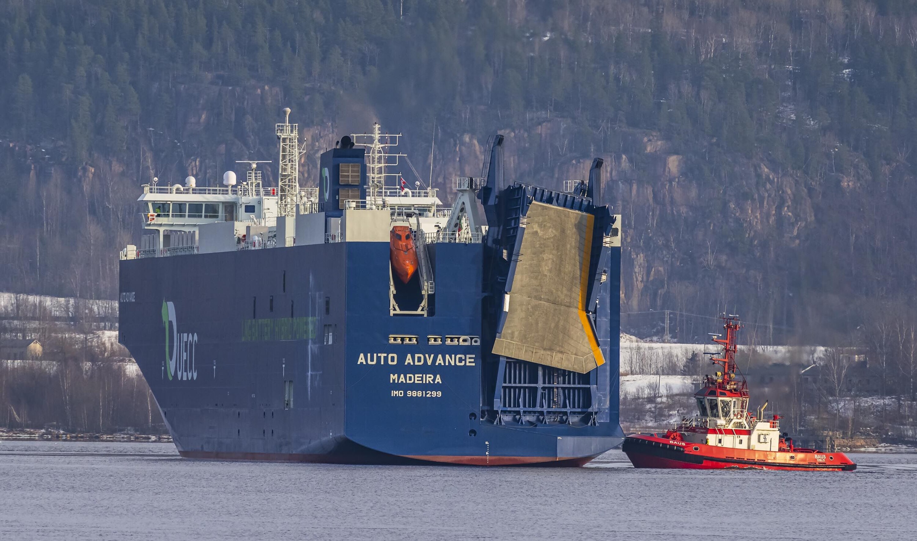 Gassdrift og strøm til tross, fosildrevne BAUS var en trygg og god hjelper den siste strekningen inn til kaiplassen i Drammen Havn.