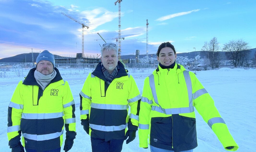 Geir Antonsen, Hans Fosshagen og Zahra Mekki i PROBEA AS har ansvar for prosjekt og byggeledelse for helseparken som blir nærmeste nabo til det nye sykehuset i Drammen.