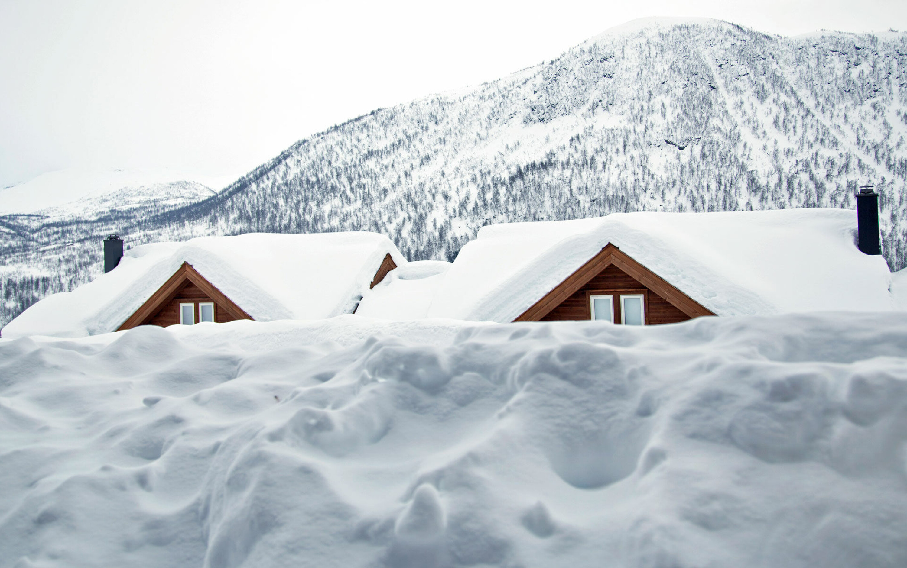Mye snø truer mange hyttetak - dette gjør du